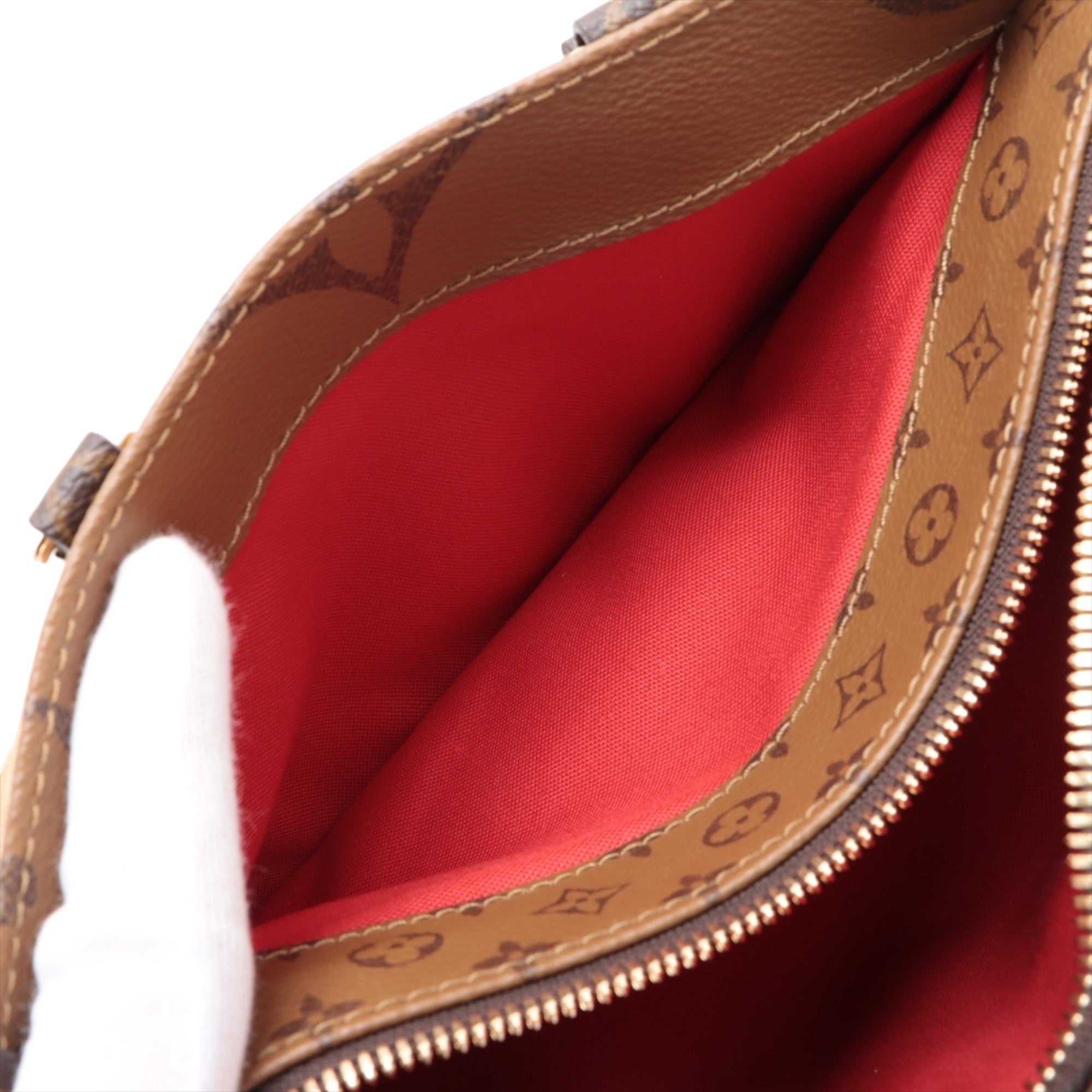 Louis Vuitton Monogram Reverse OnTheGo East West - image 7