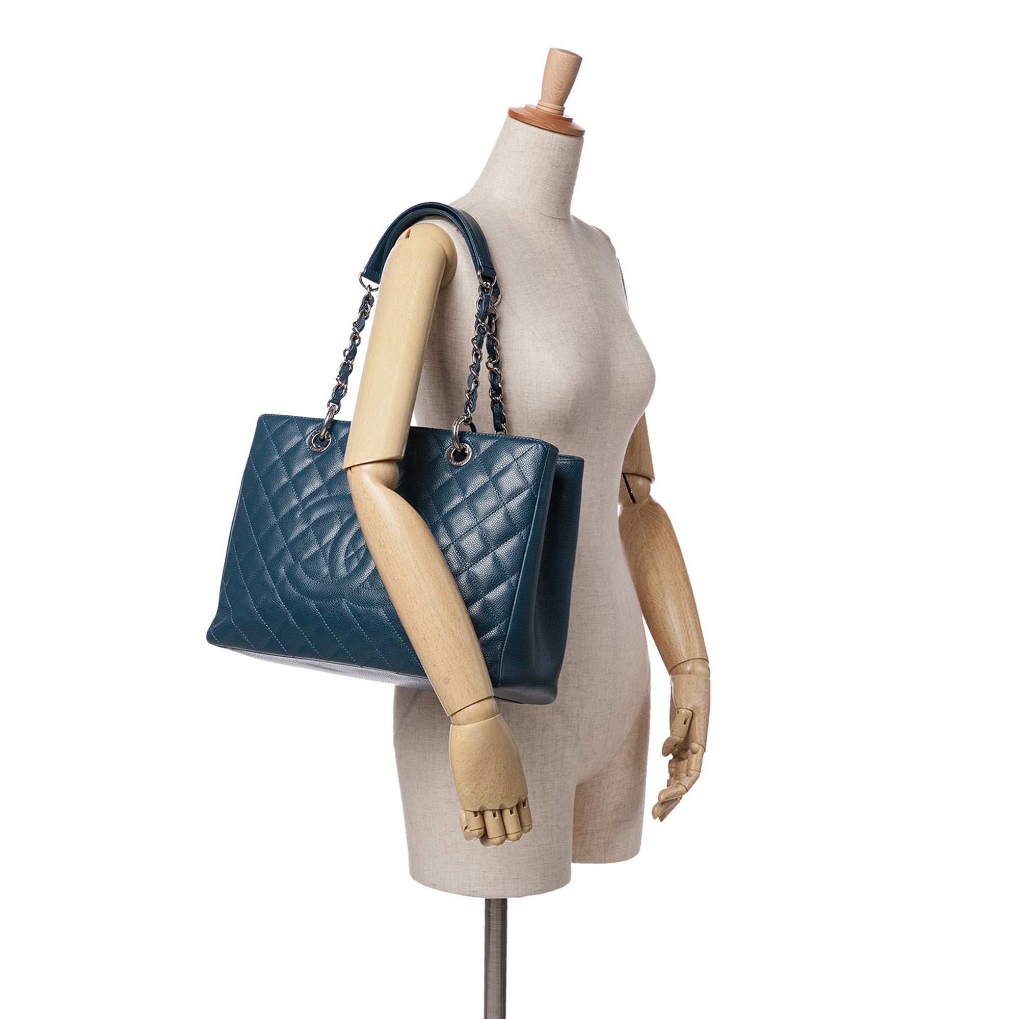 Chanel Caviar Grand Shopping Tote - image 8