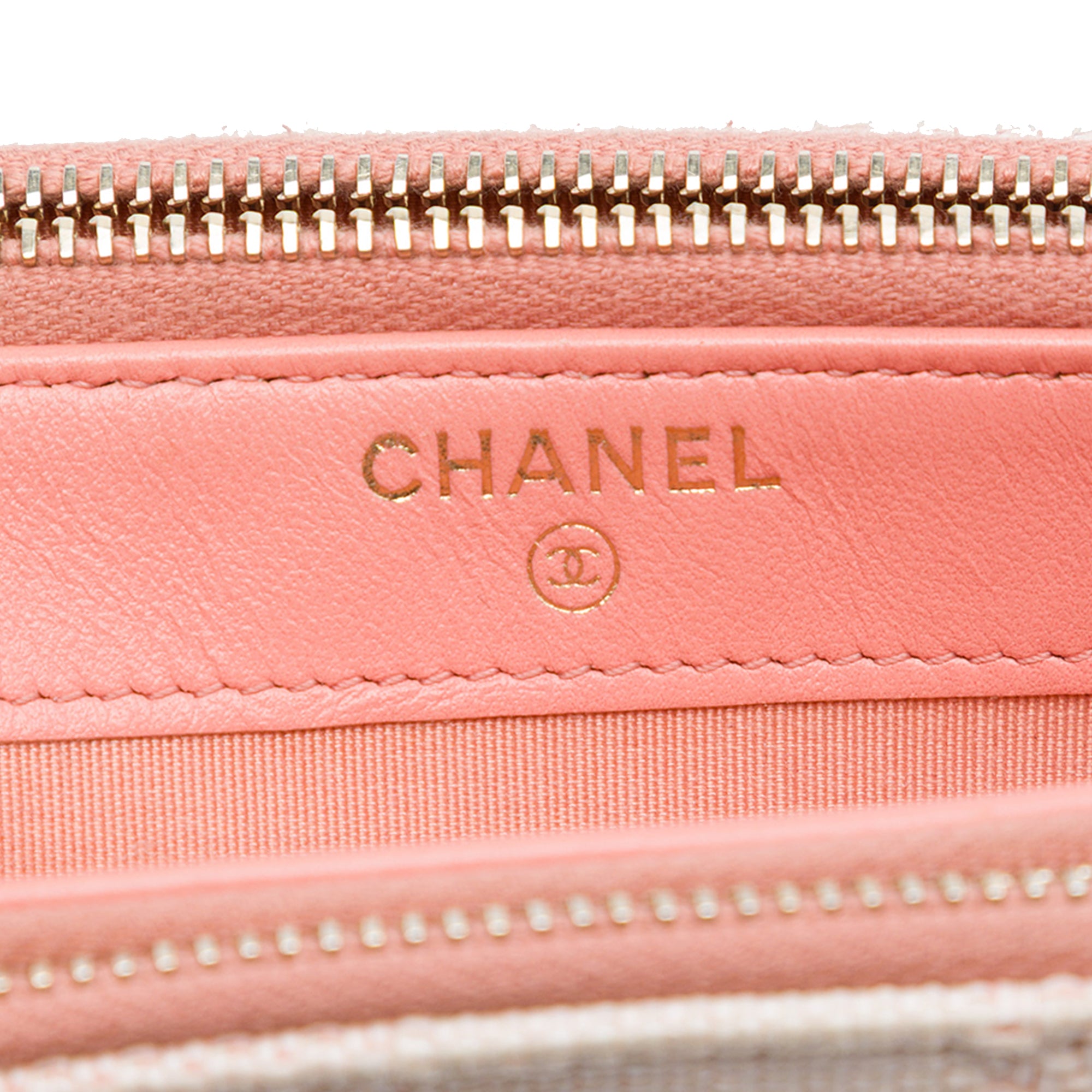 Chanel Raffia Deauville Double Zip Clutch with Chain - image 5