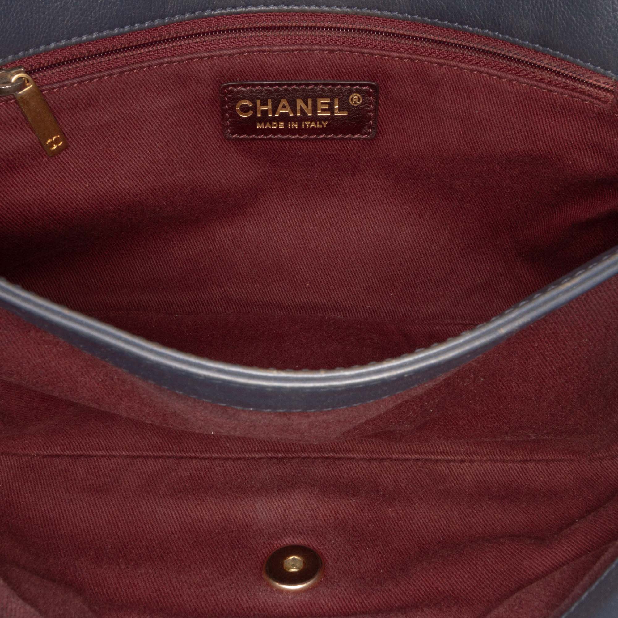 Chanel Paris Dallas Quilted Calfskin Chic Stitch Flap - image 4