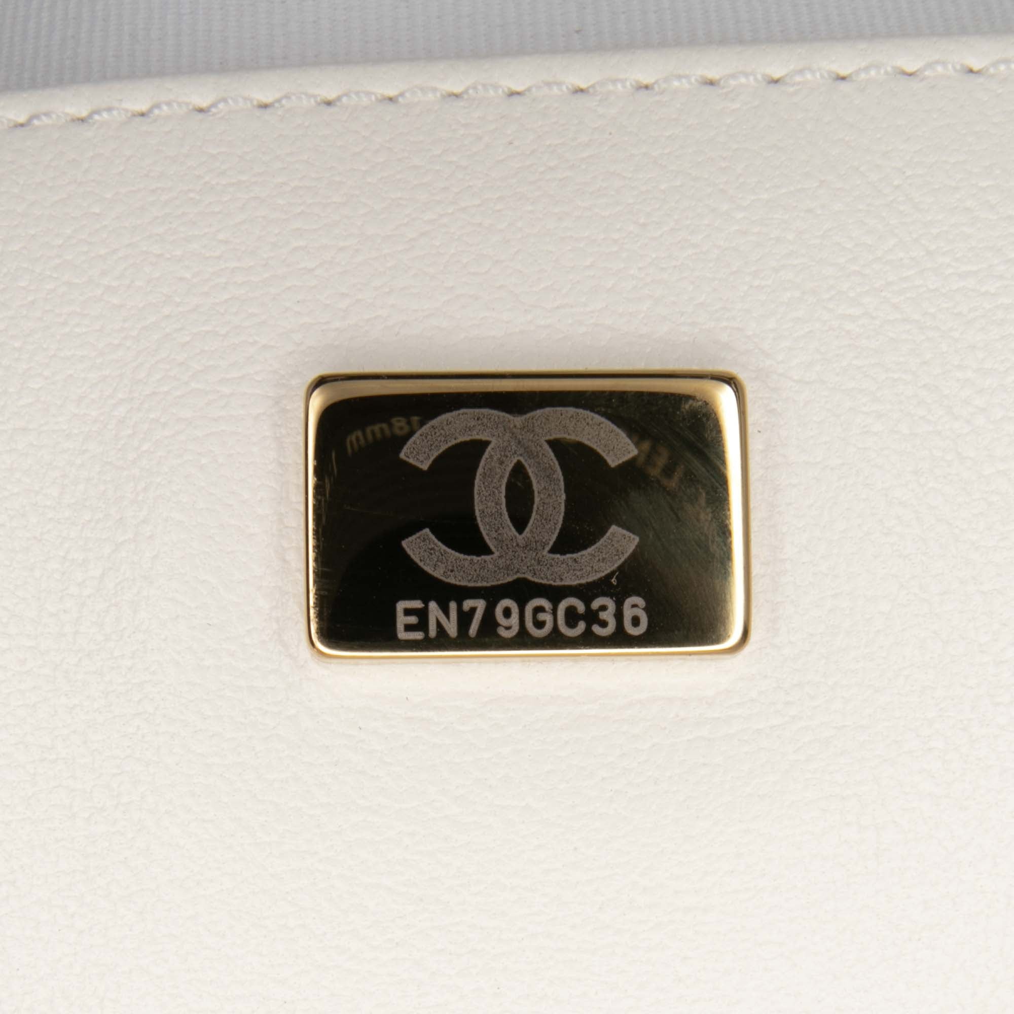 Chanel Lambskin CC in Love Heart Crossbody - image 6