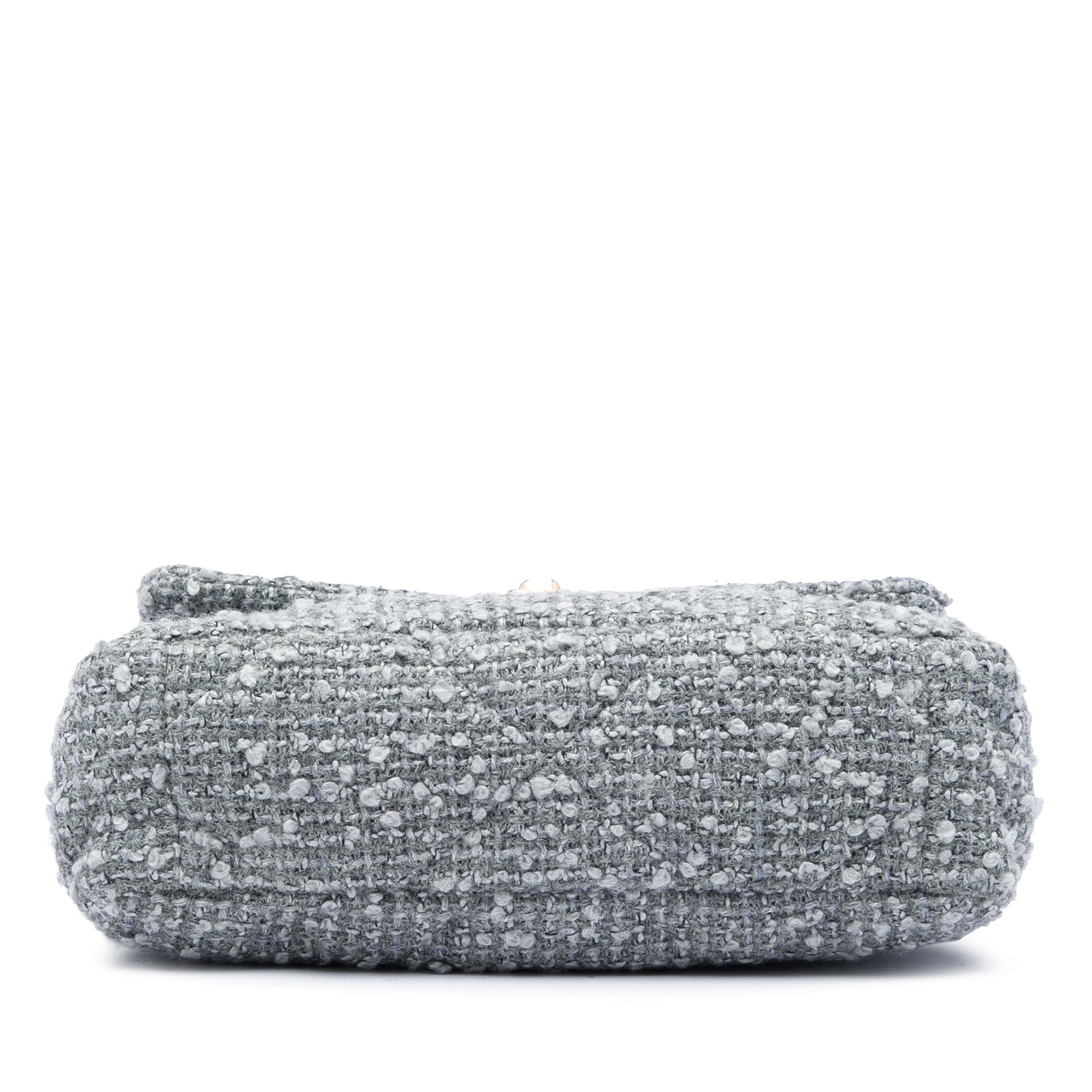 Chanel Medium Tweed 19 Flap - image 3