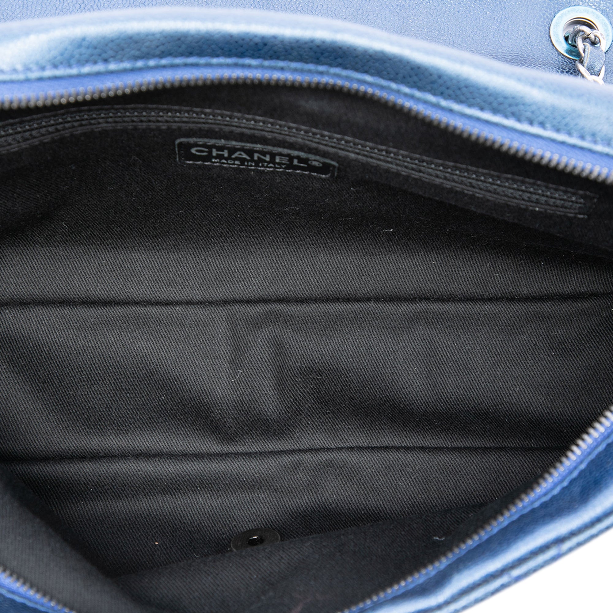Chanel Jumbo Quilted Iridescent Caviar Easy Flap - image 4