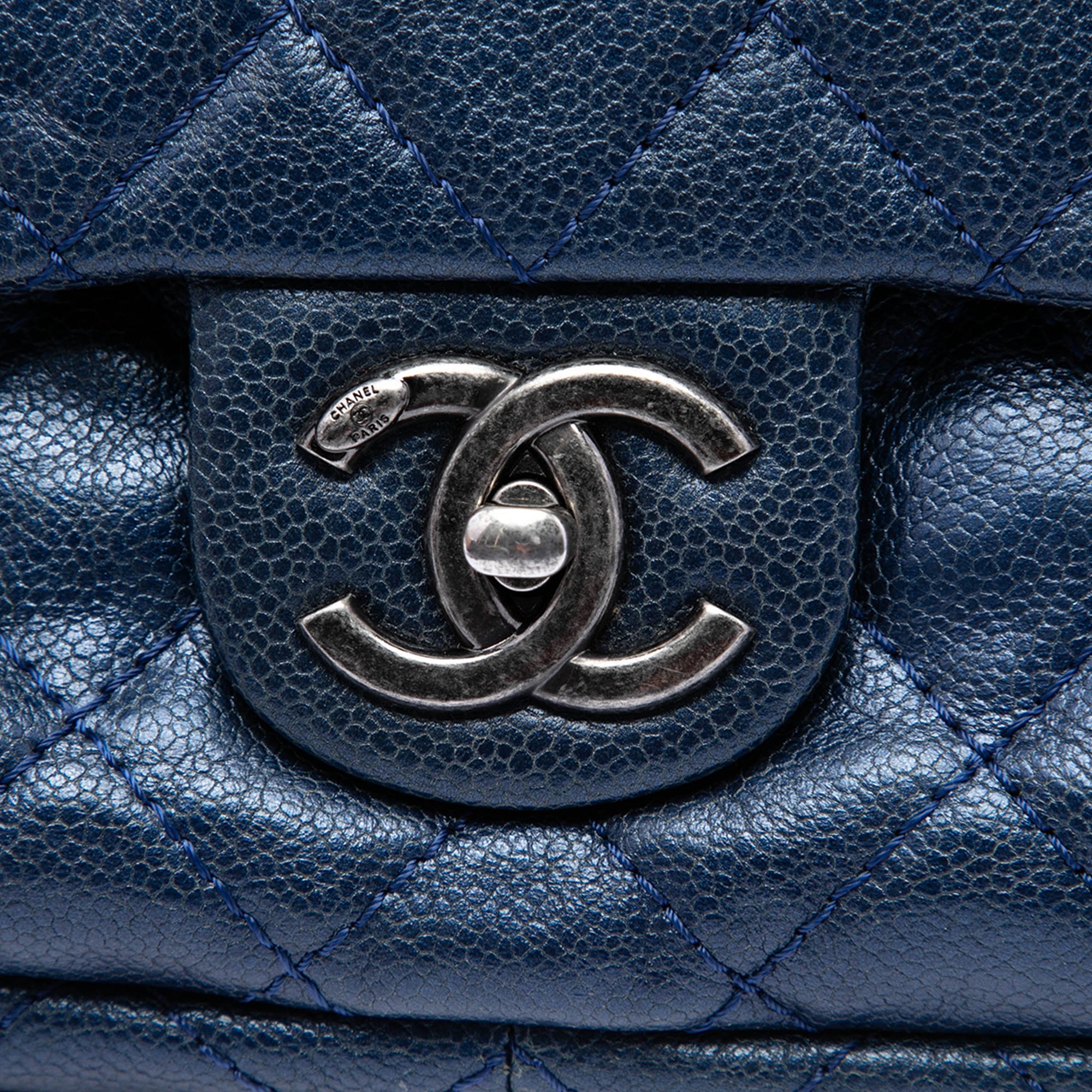 Chanel Jumbo Quilted Iridescent Caviar Easy Flap - image 5
