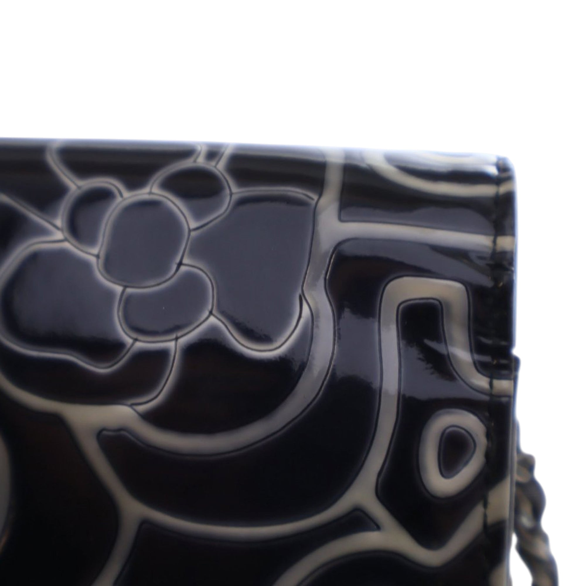 Chanel CC Embossed Patent Camellia Wallet On Chain - image 10