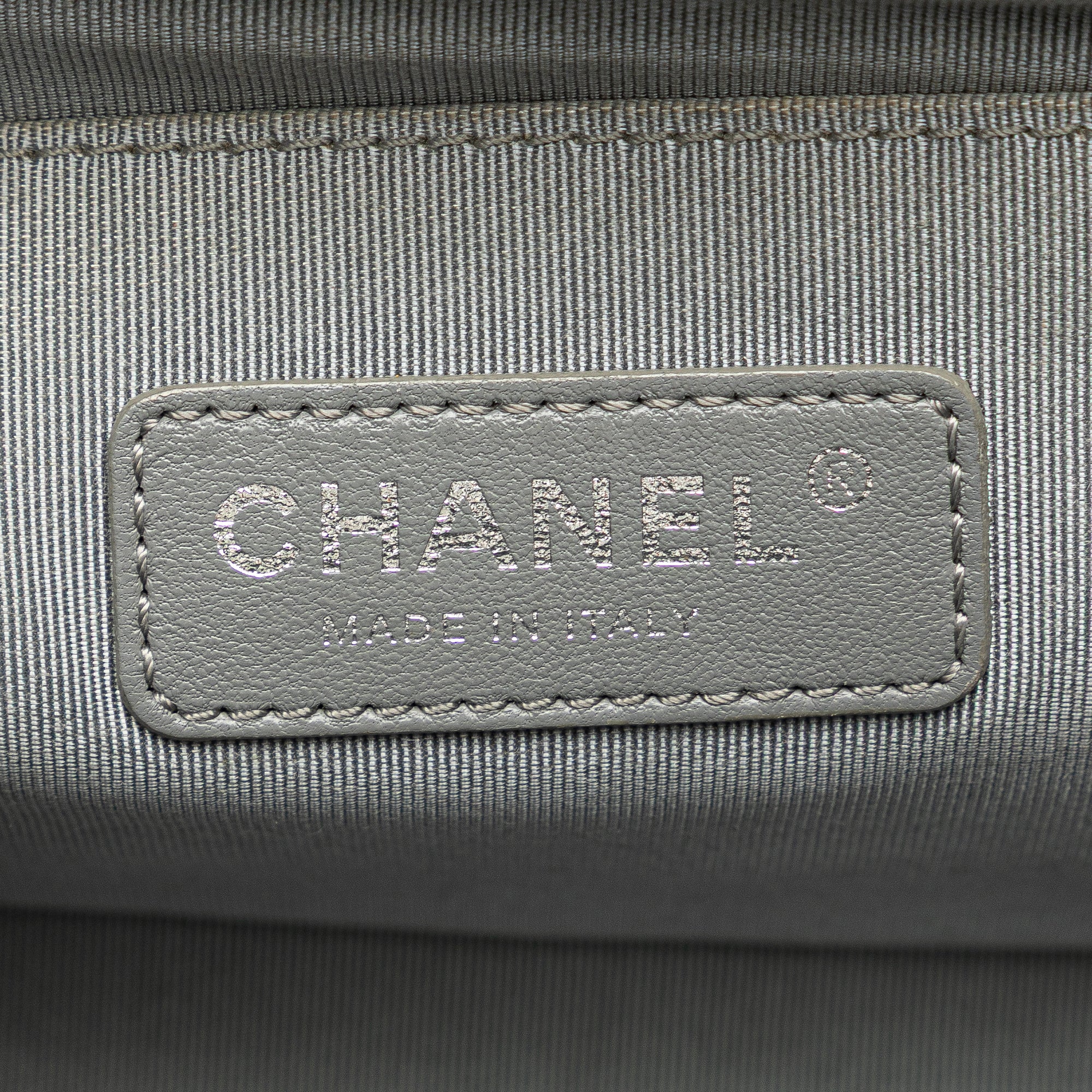 Chanel Old Medium Chevron Caviar Boy Flap - image 5