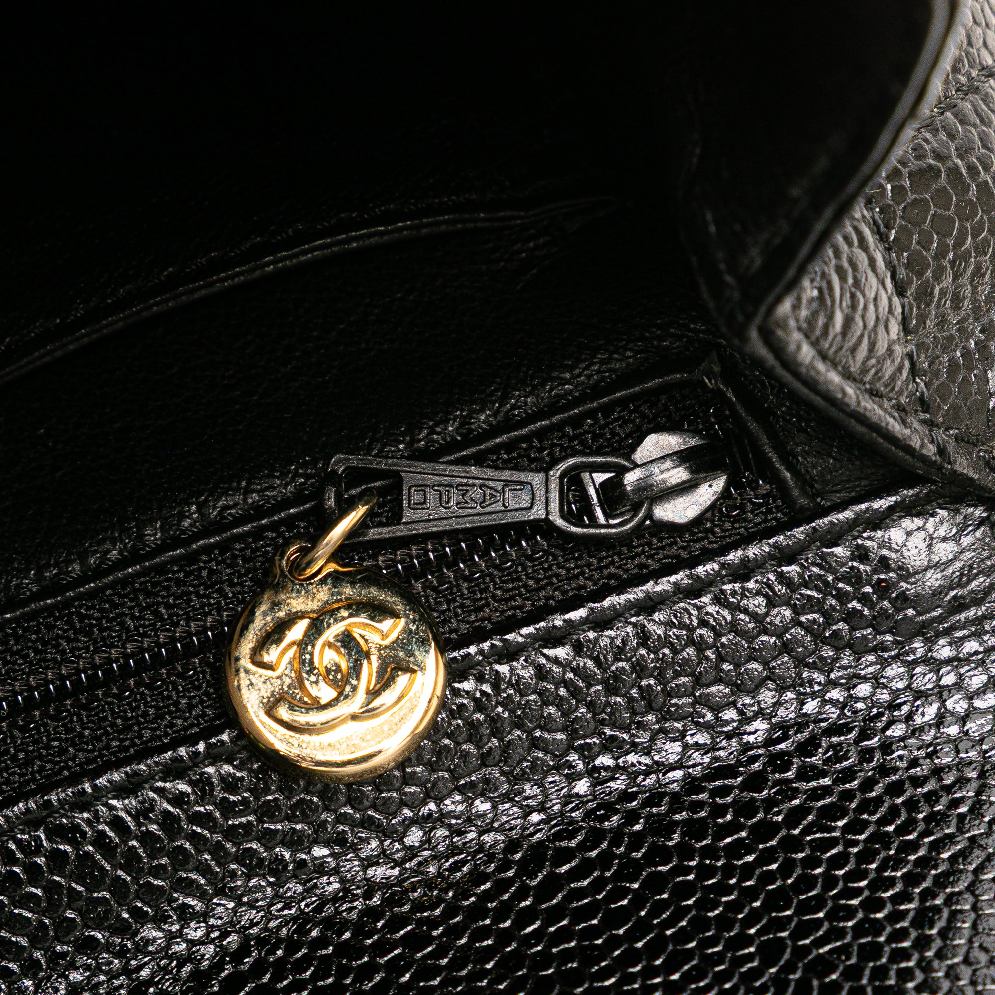Chanel CC Quilted Caviar Kelly Top Handle Bag - image 8