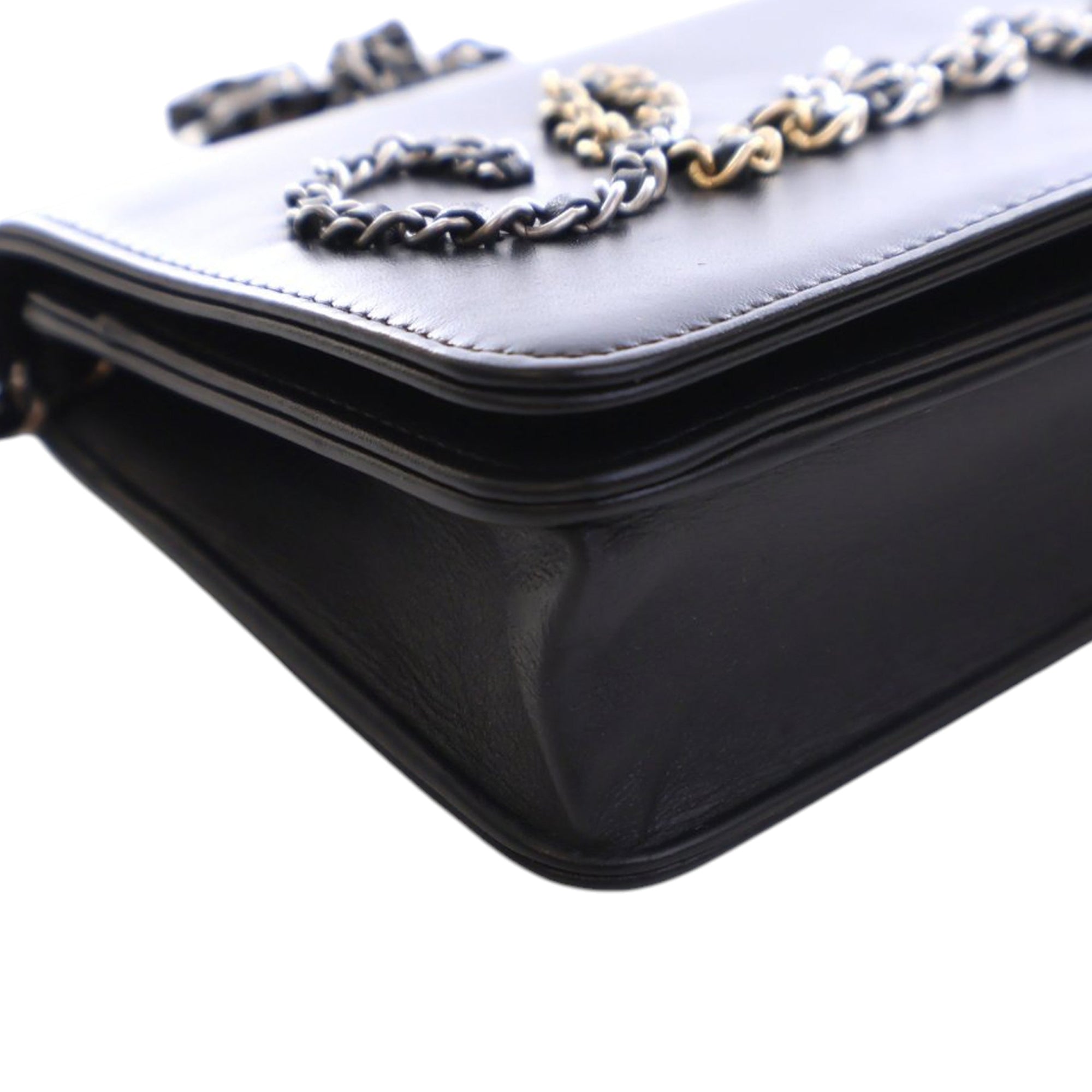 Chanel Calfskin Chain 20s Signe Wallet on Chain - image 9
