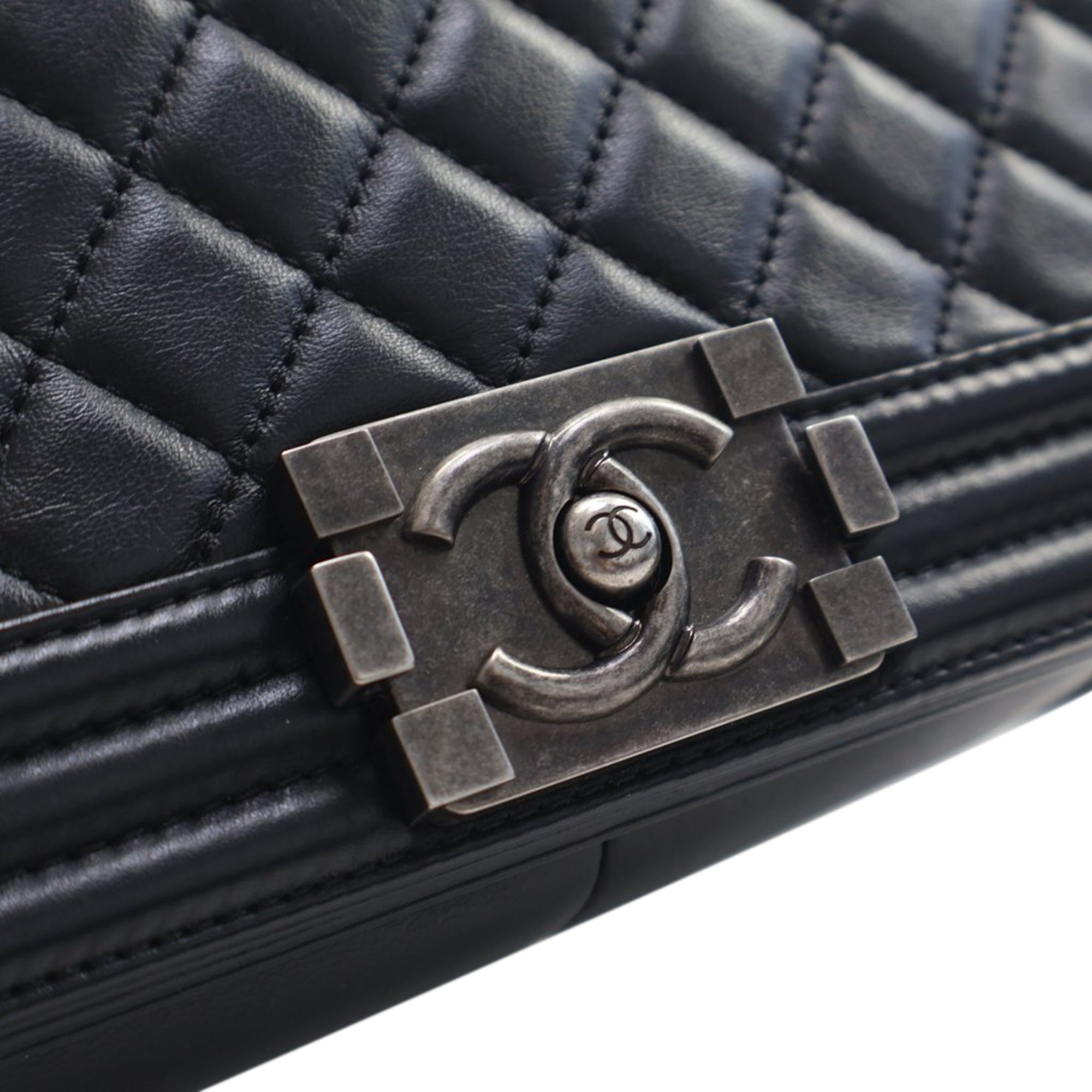 Chanel Old Medium Quilted Lambskin Boy Flap - image 11