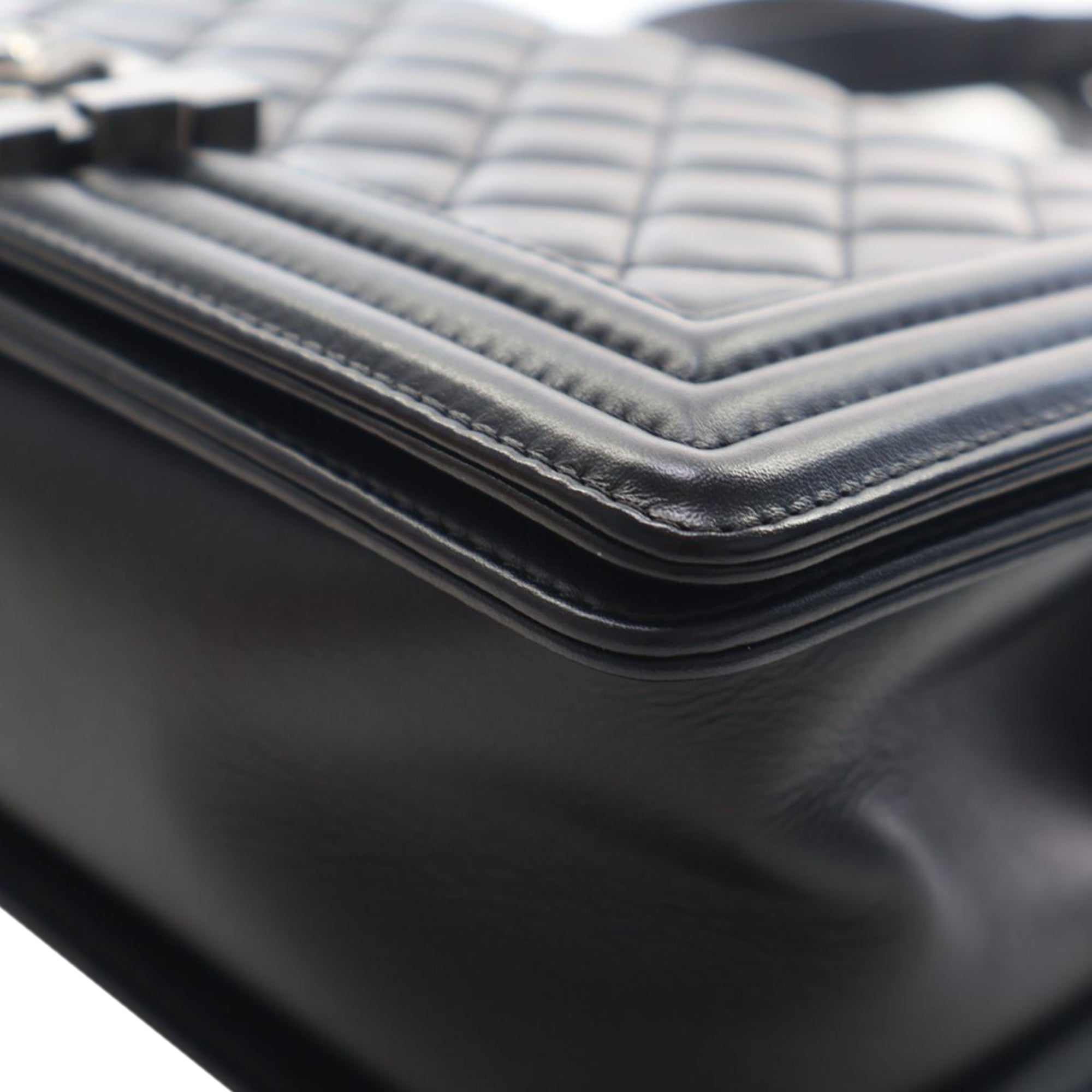 Chanel Old Medium Quilted Lambskin Boy Flap - image 8