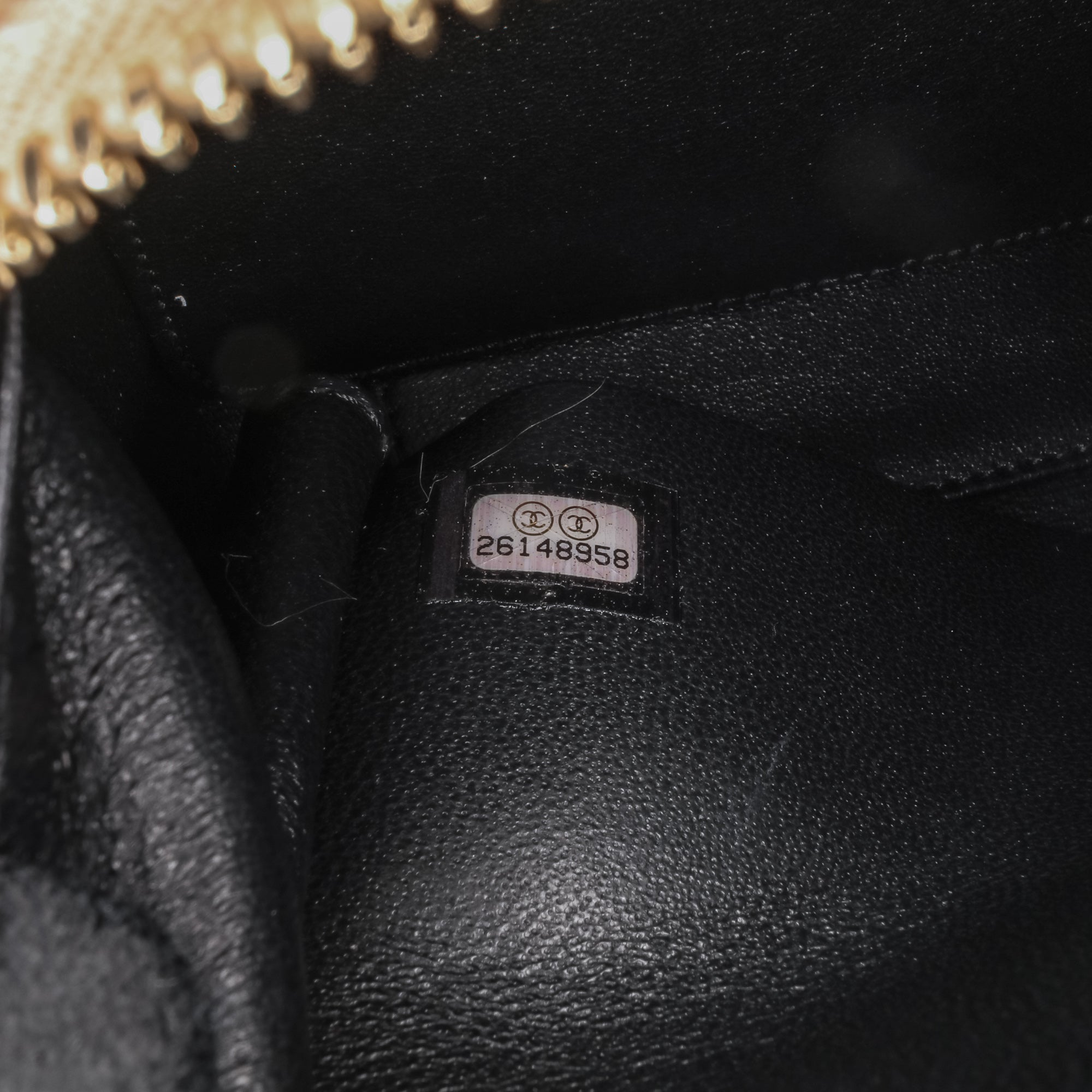 Chanel Small Bicolor Caviar CC Filigree Vanity Case - image 8