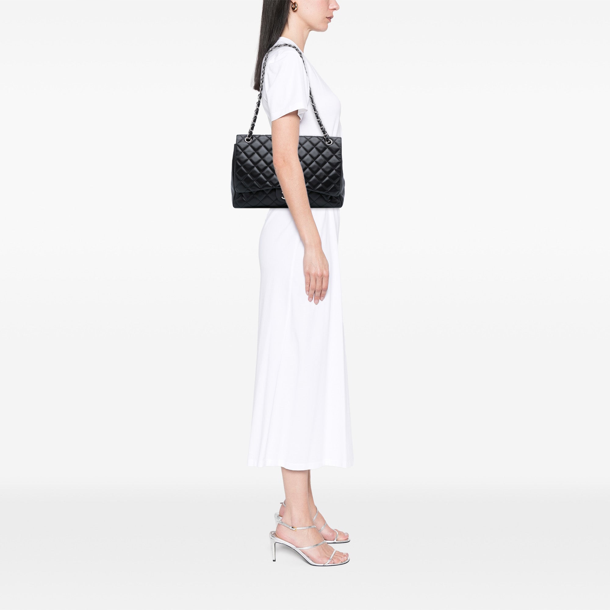 Chanel Maxi Classic Lambskin Single Flap - image 10