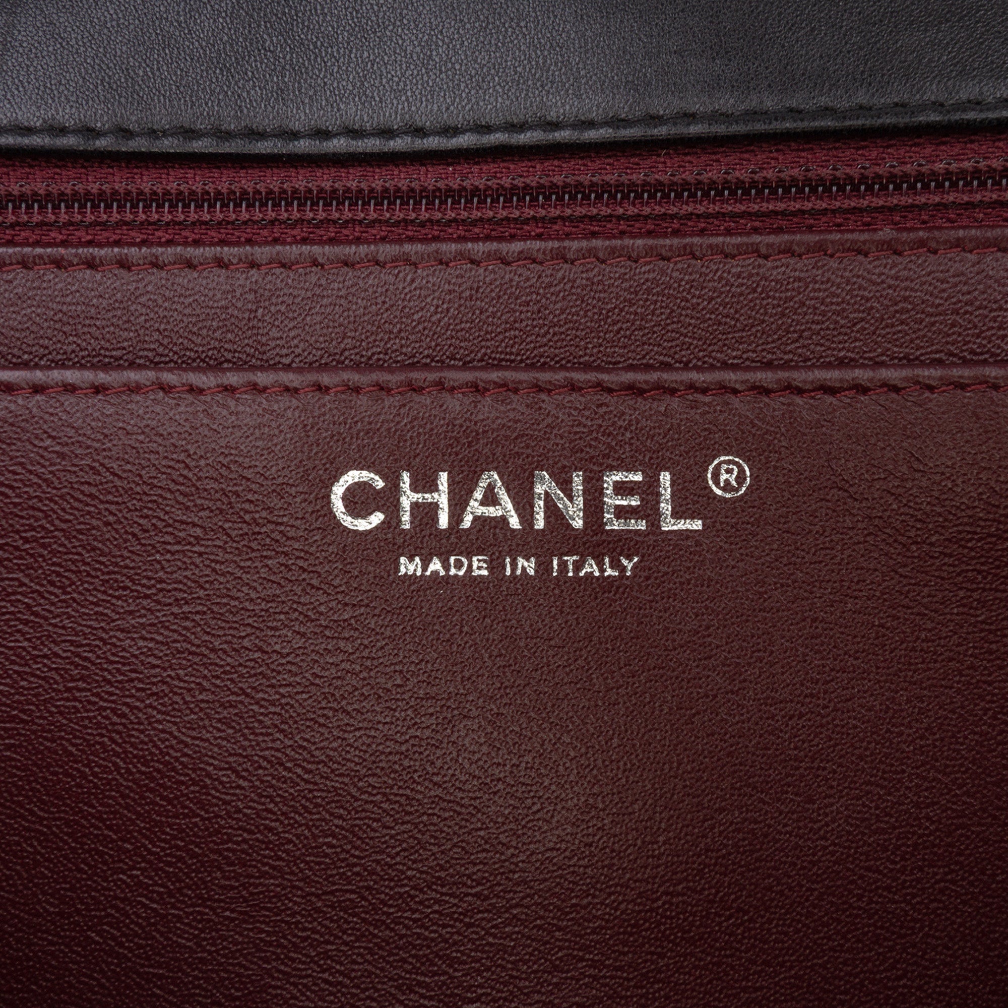 Chanel Maxi Classic Lambskin Single Flap - image 5