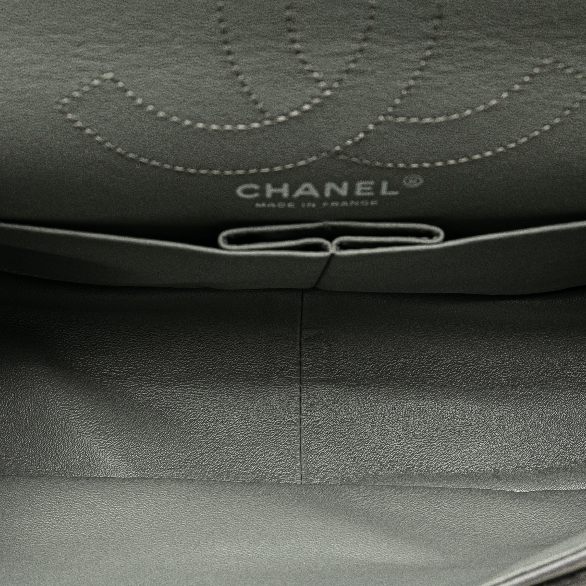 Chanel Bicolor Caviar and Iridescent Calfskin Reissue 2.55 Double Flap 226 - image 5