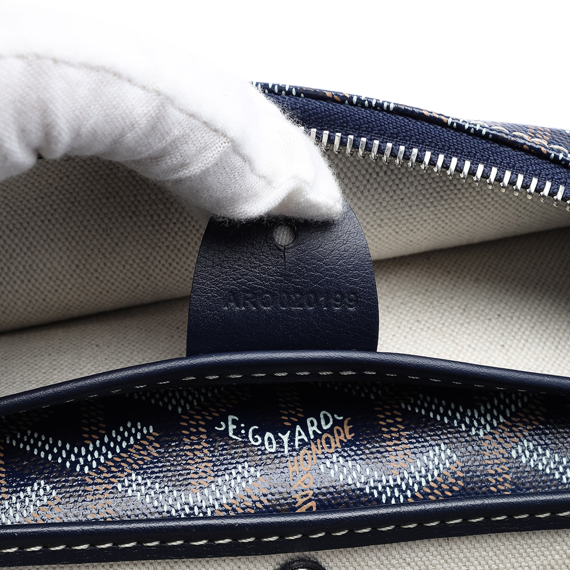Goyard Goyardine Artois MM - image 6