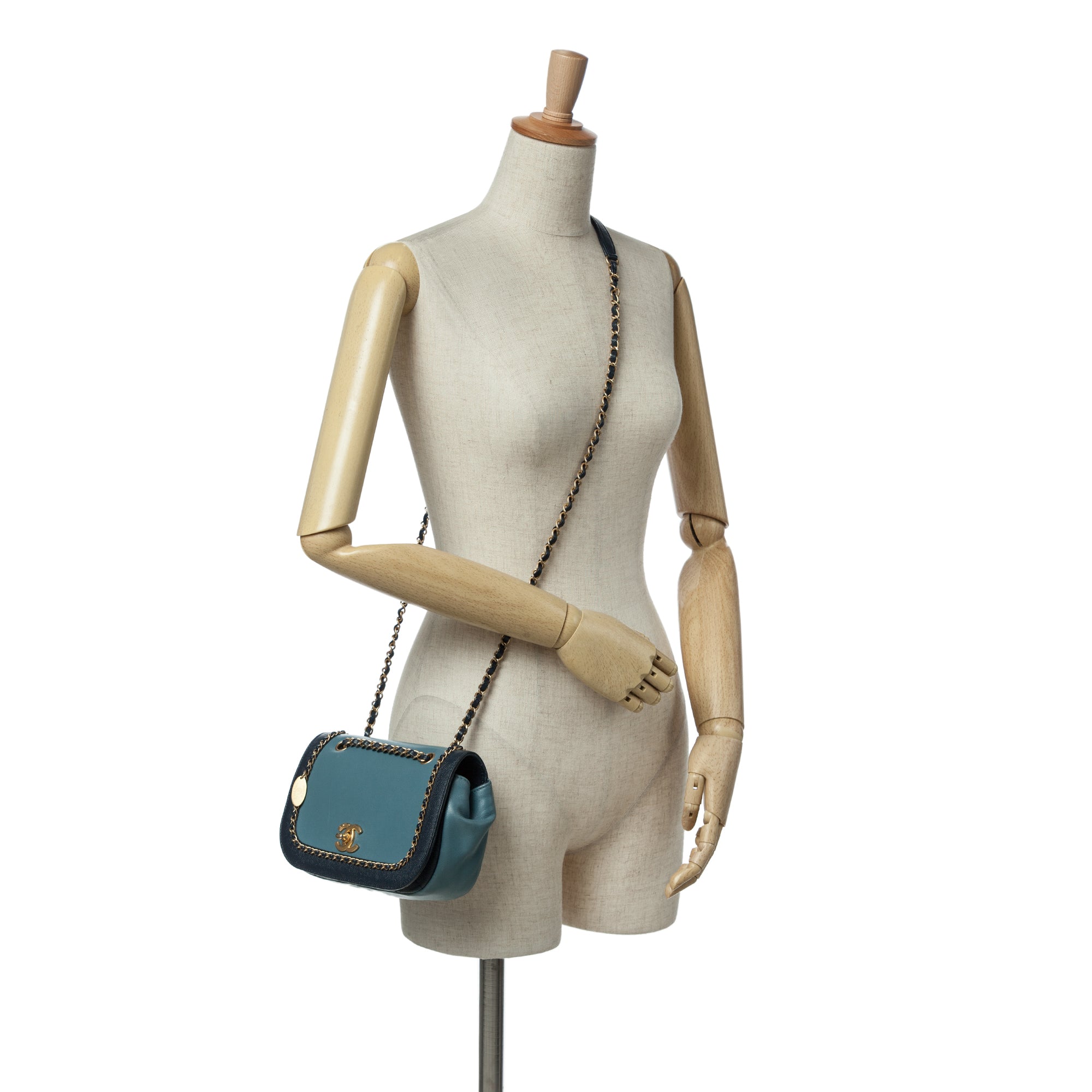 Chanel Lambskin and Caviar Lovely Chains Flap - image 10