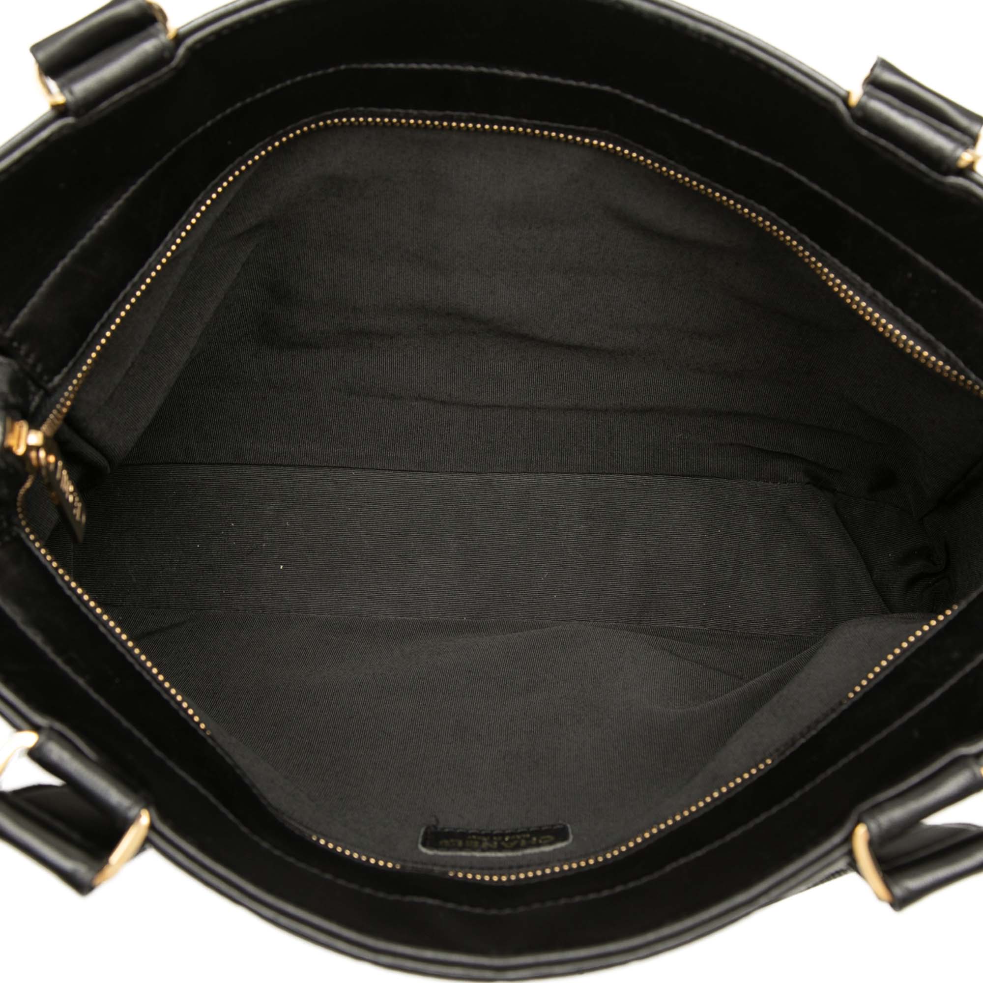 Chanel CC Chocolate Bar Lambskin Tote - image 4