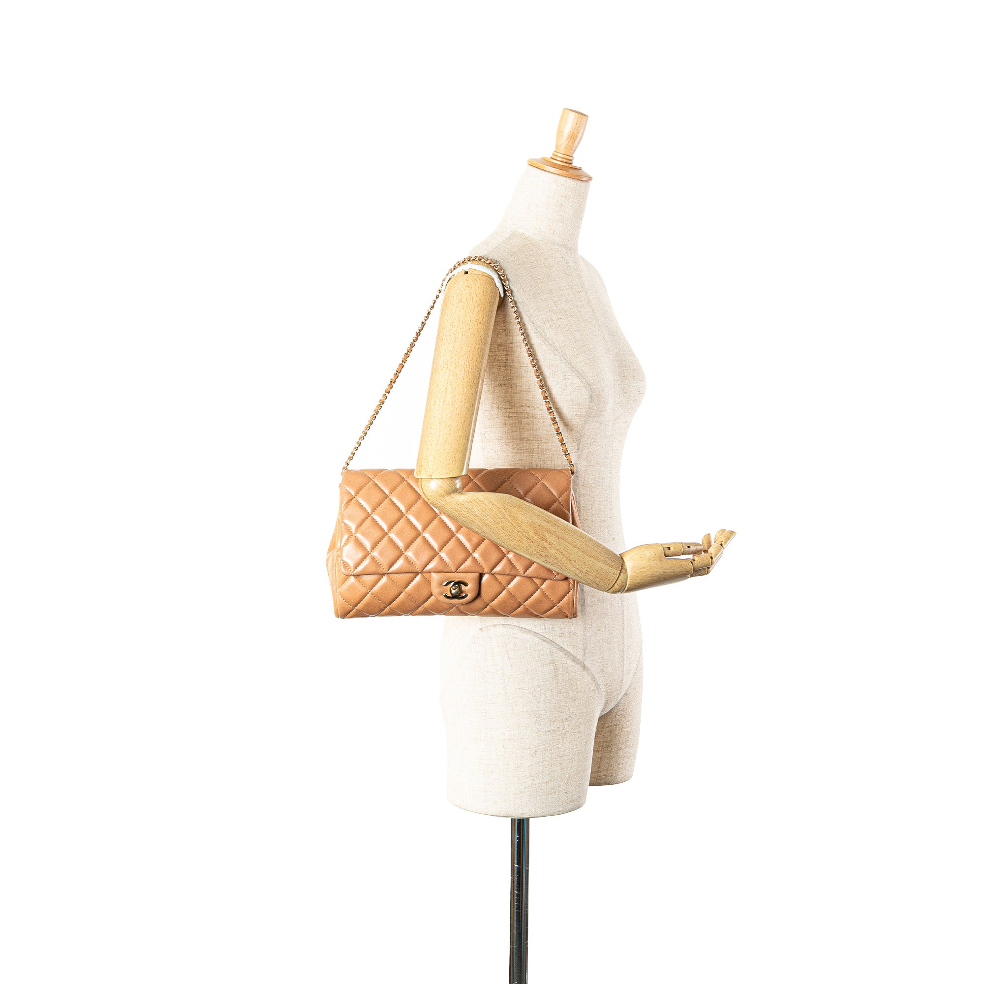Chanel CC Quilted Lambskin Clutch With Chain - image 10