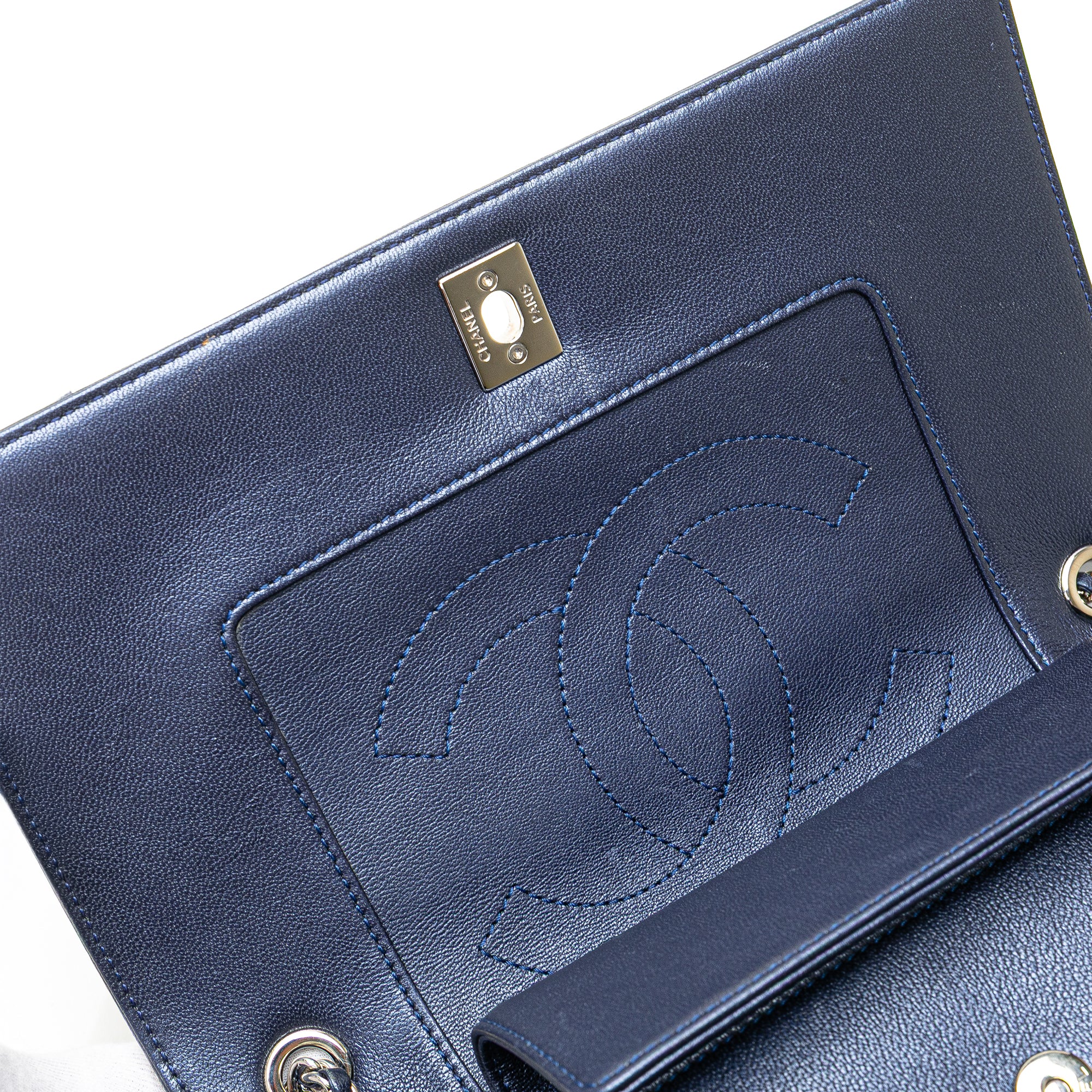 Chanel Medium Chevron Metallic Sheepskin Vintage Mademoiselle Flap - image 12