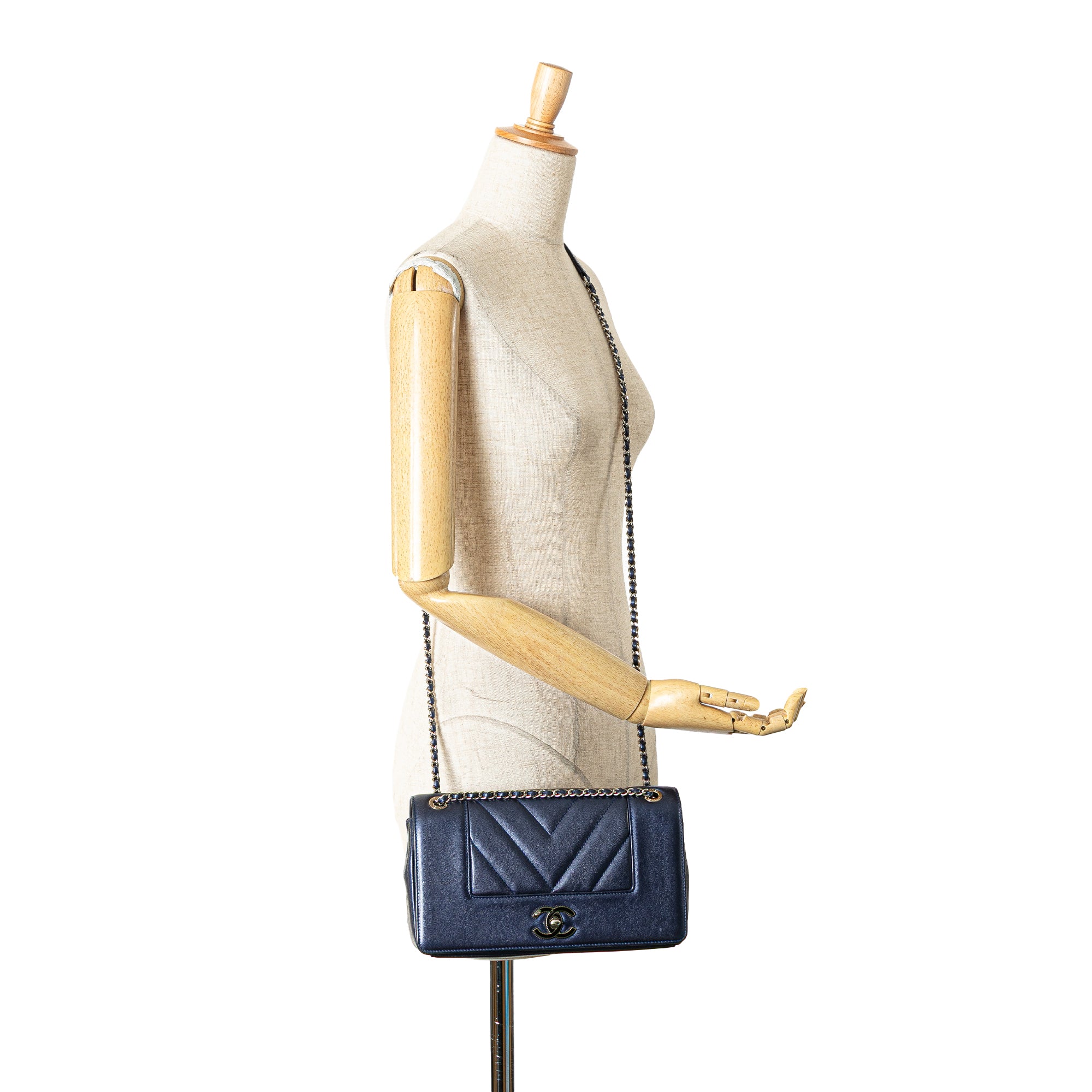 Chanel Medium Chevron Metallic Sheepskin Vintage Mademoiselle Flap - image 13