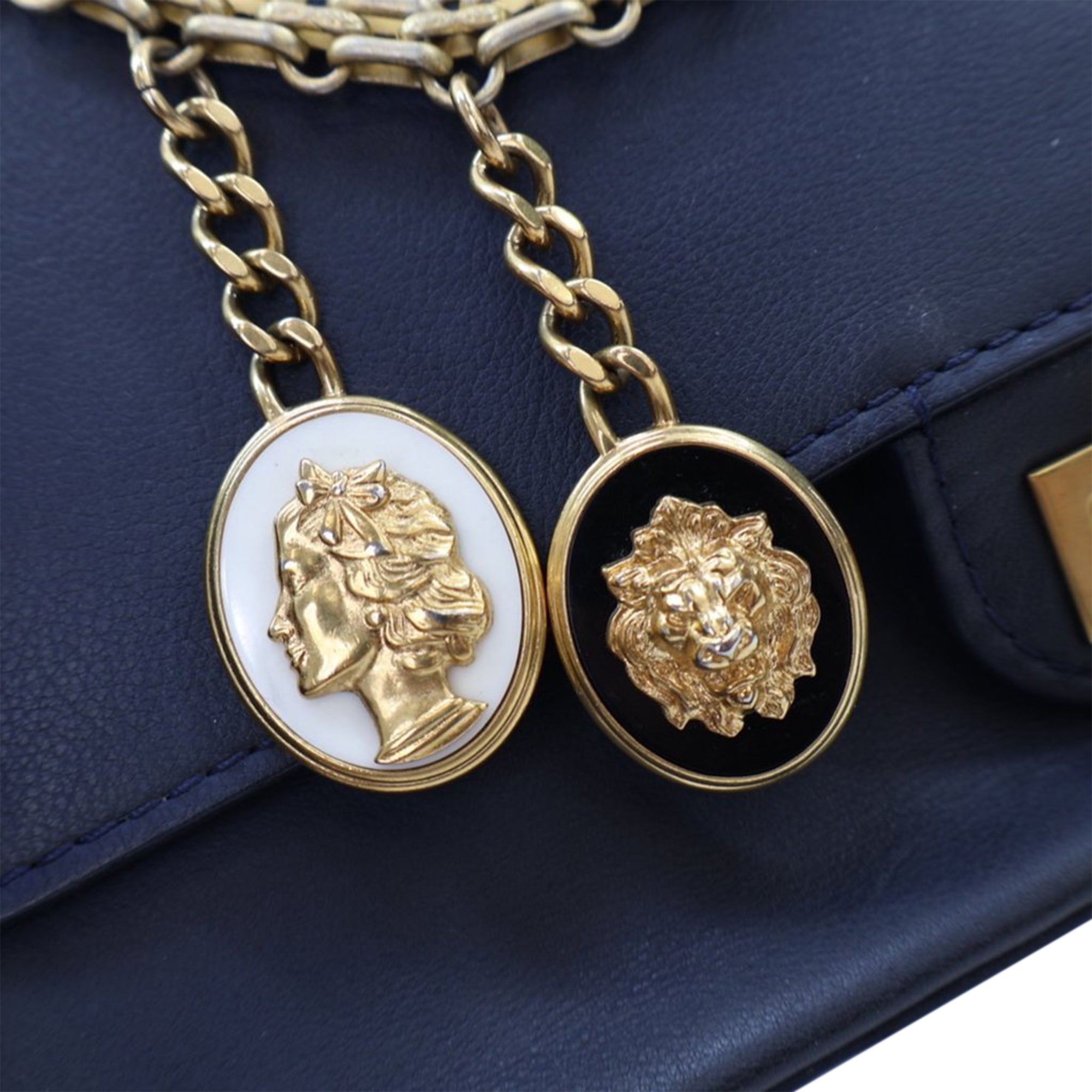 Chanel Reissue 2.55 Calfskin Medallion Nude Double Flap 226 - image 8