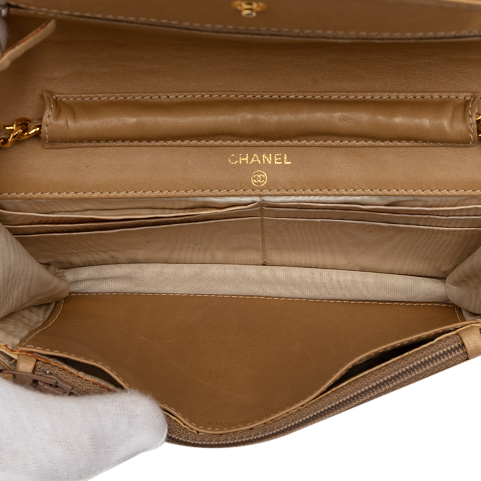 Chanel CC Caviar Wallet On Chain - image 4