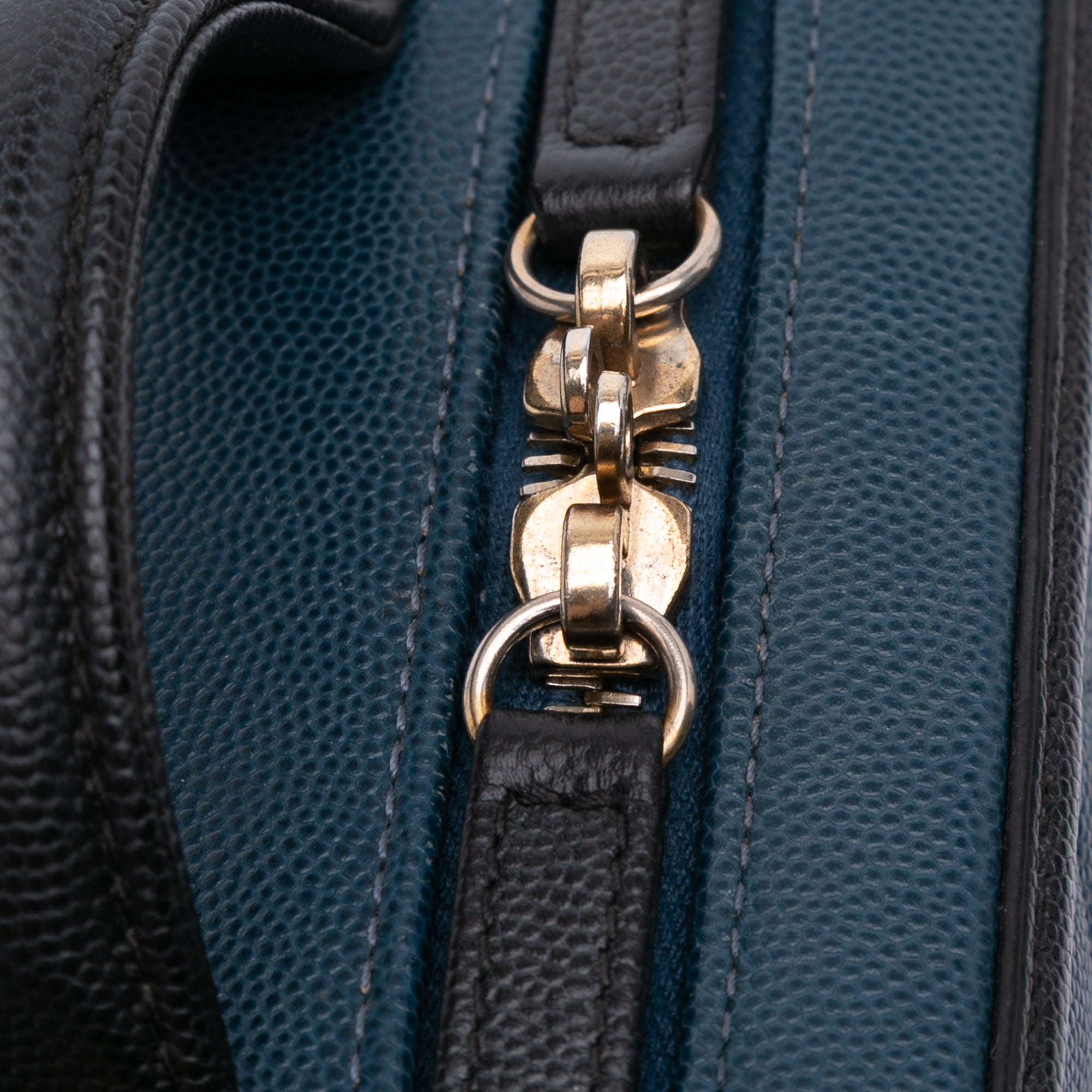 Chanel Small Bicolor Caviar CC Filigree Vanity Case - image 7