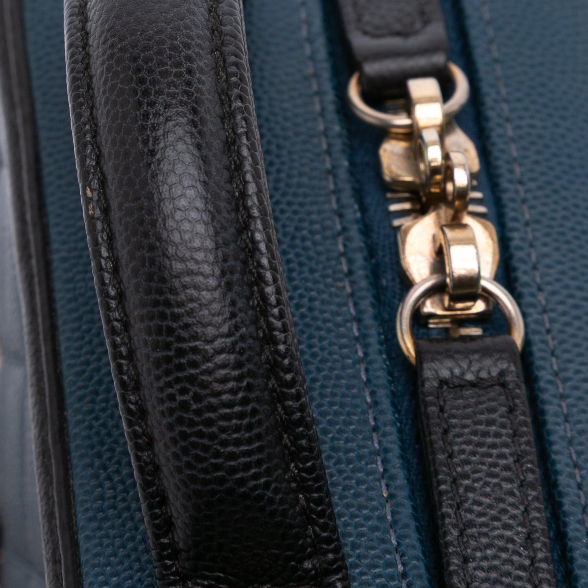Chanel Small Bicolor Caviar CC Filigree Vanity Case - image 8