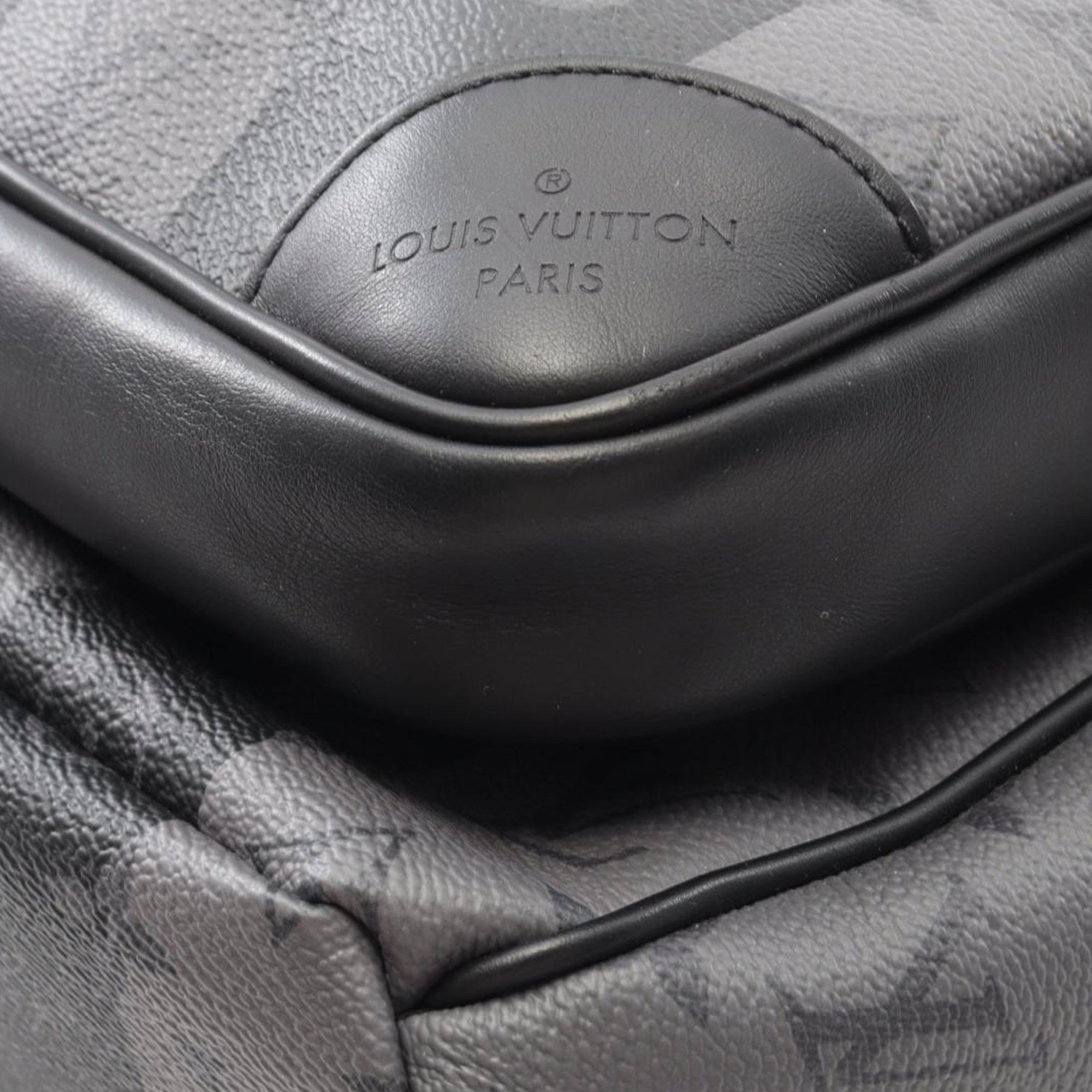 Louis Vuitton Nigo Monogram Eclipse Stripes Heart Modular Utilitary Backpack - image 6