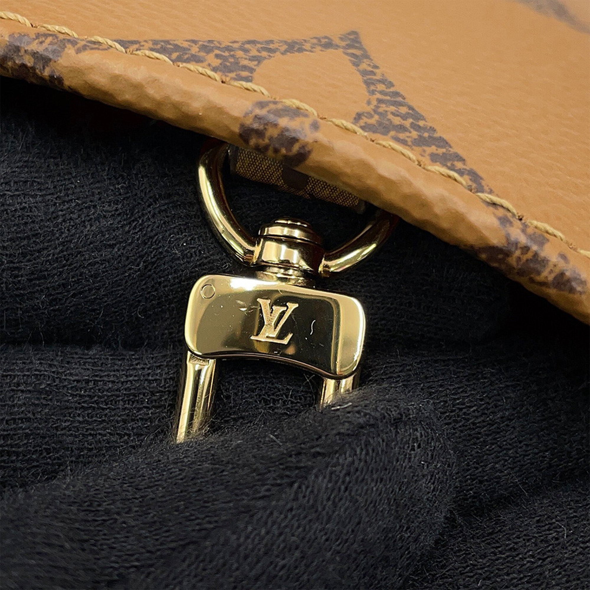 Louis Vuitton Monogram Reverse OnTheGo BB - image 9