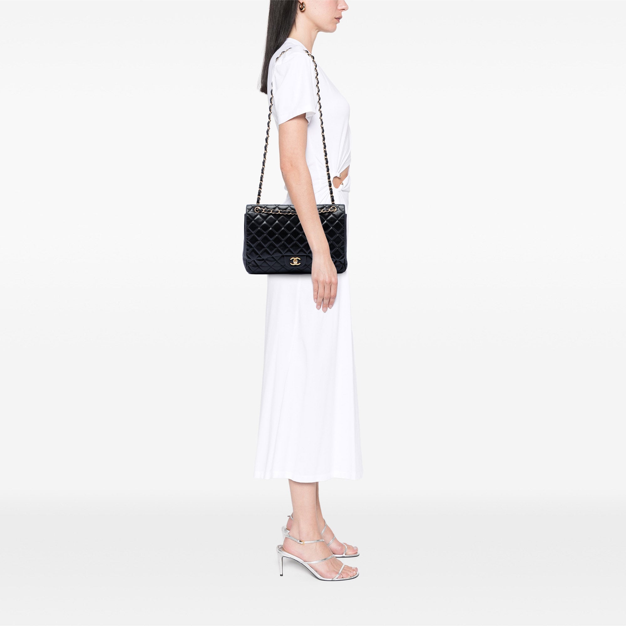 Chanel Maxi Classic Lambskin Single Flap - image 6
