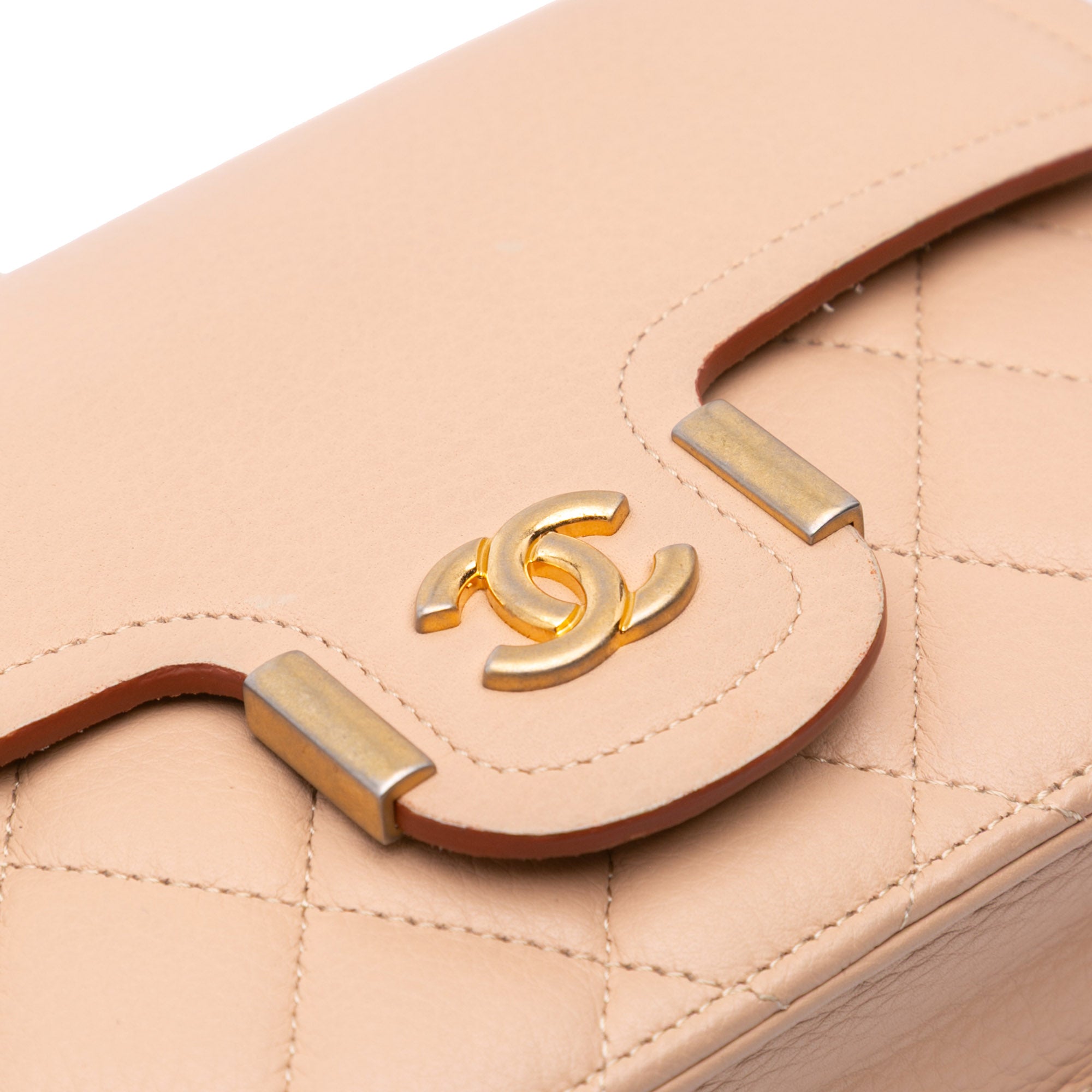 Chanel CC Quilted Calfskin Archi Chic Wallet On Chain - image 5