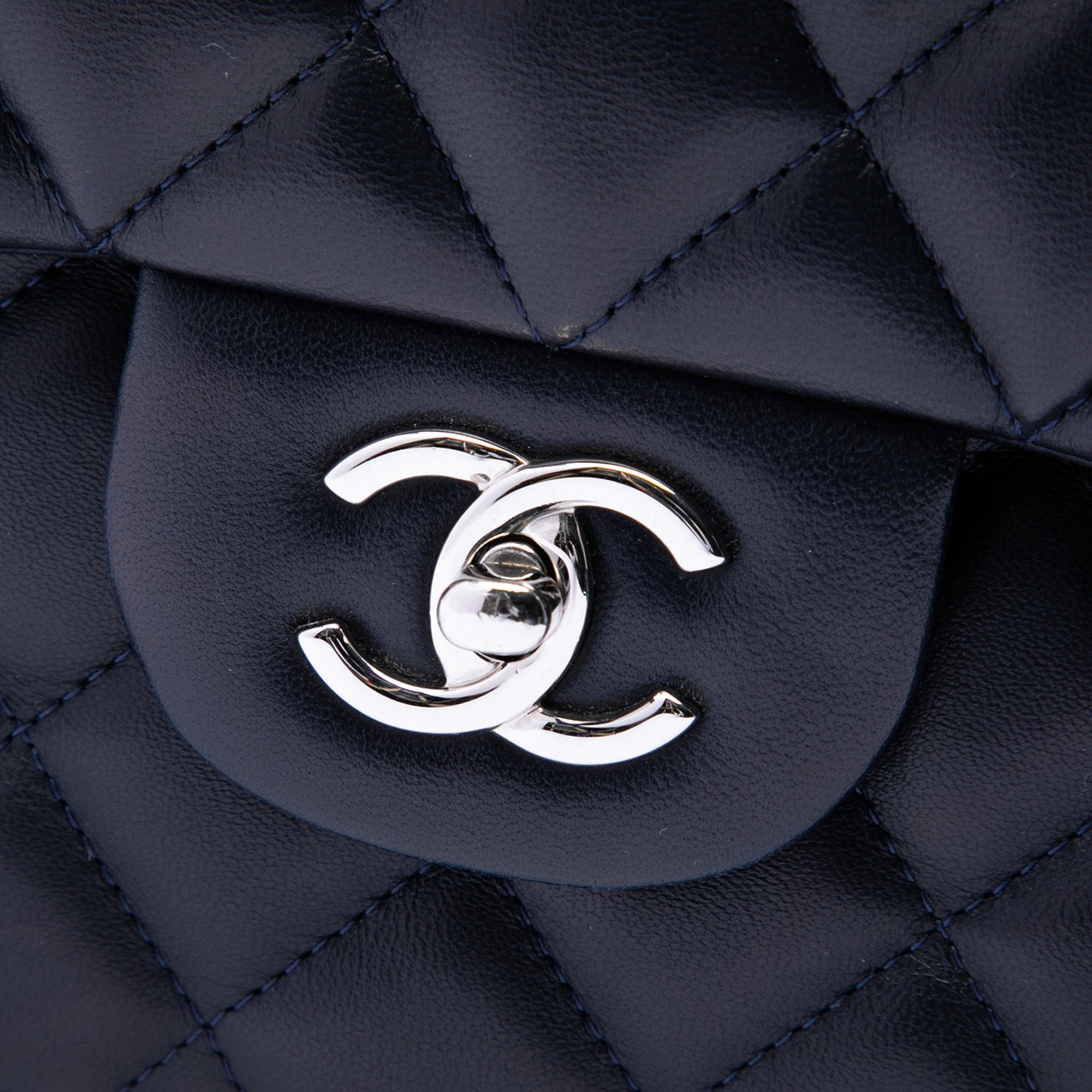 Chanel Jumbo Classic Lambskin Double Flap - image 6