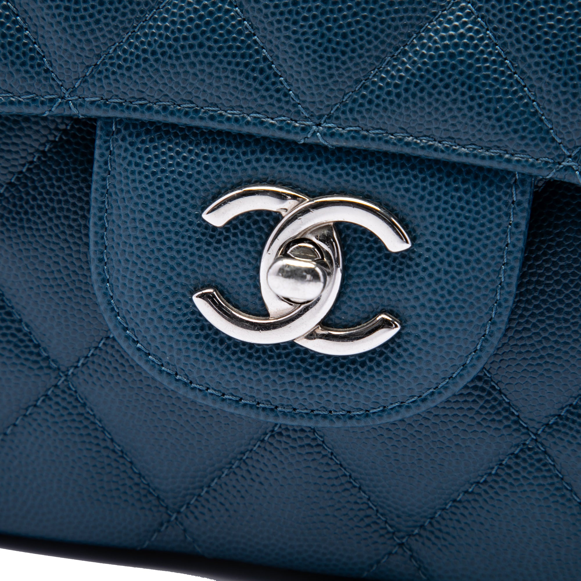 Chanel Jumbo Classic Caviar Double Flap - image 5