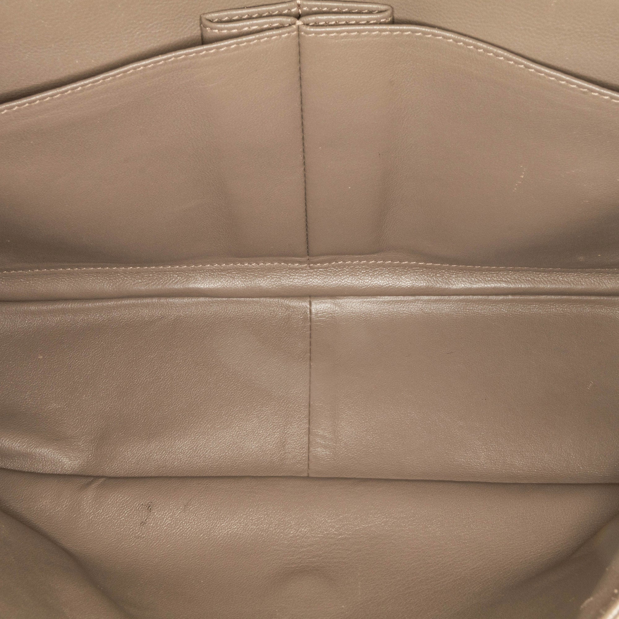 Chanel Jumbo Classic Caviar Double Flap - image 4