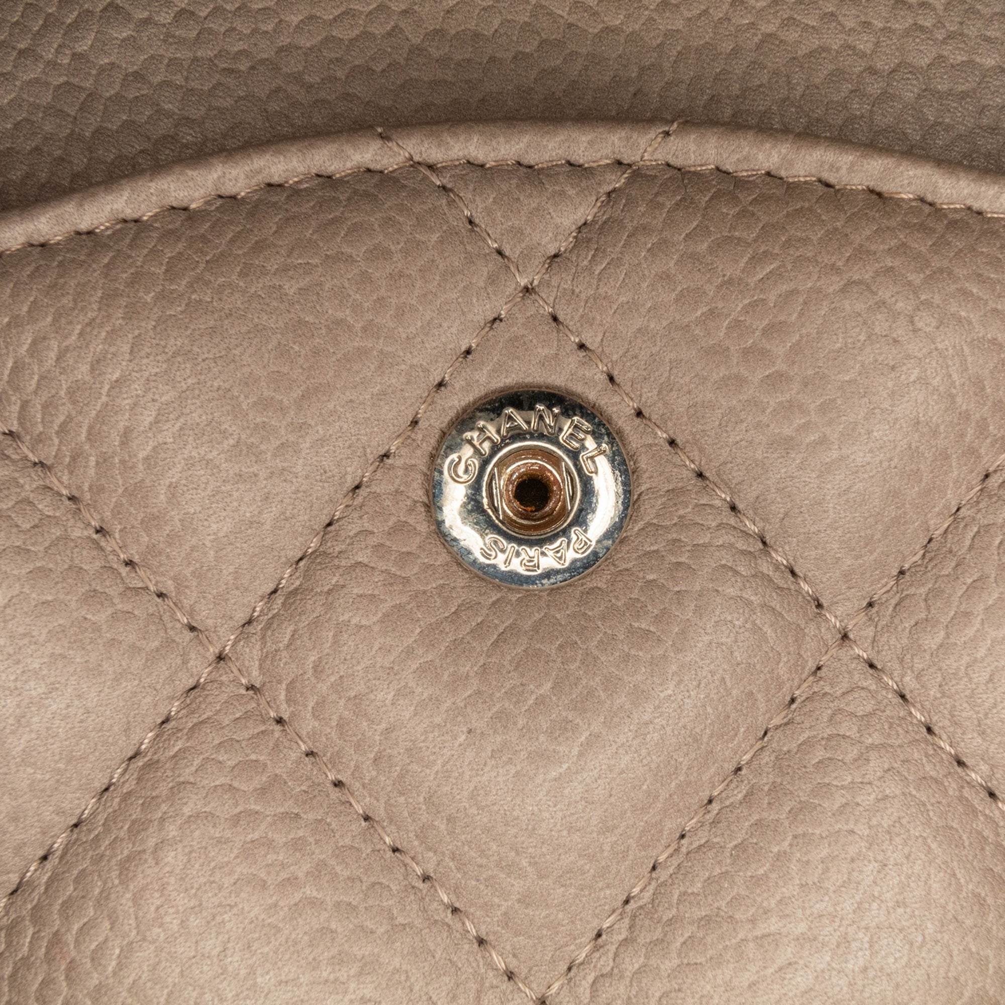 Chanel Jumbo Classic Caviar Double Flap - image 7