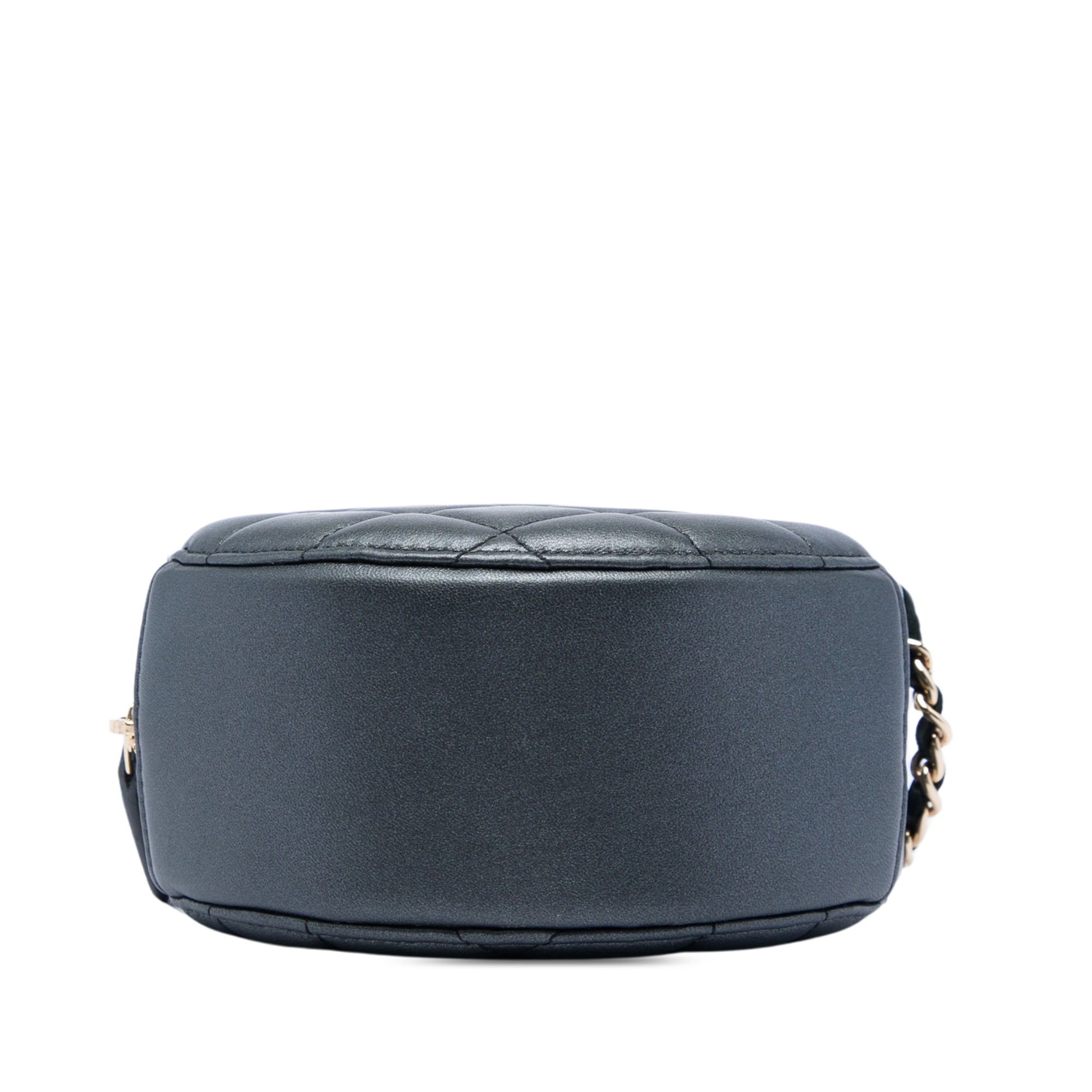 Chanel CC Quilted Iridescent Lambskin Pearl Round Clutch with Chain - image 3
