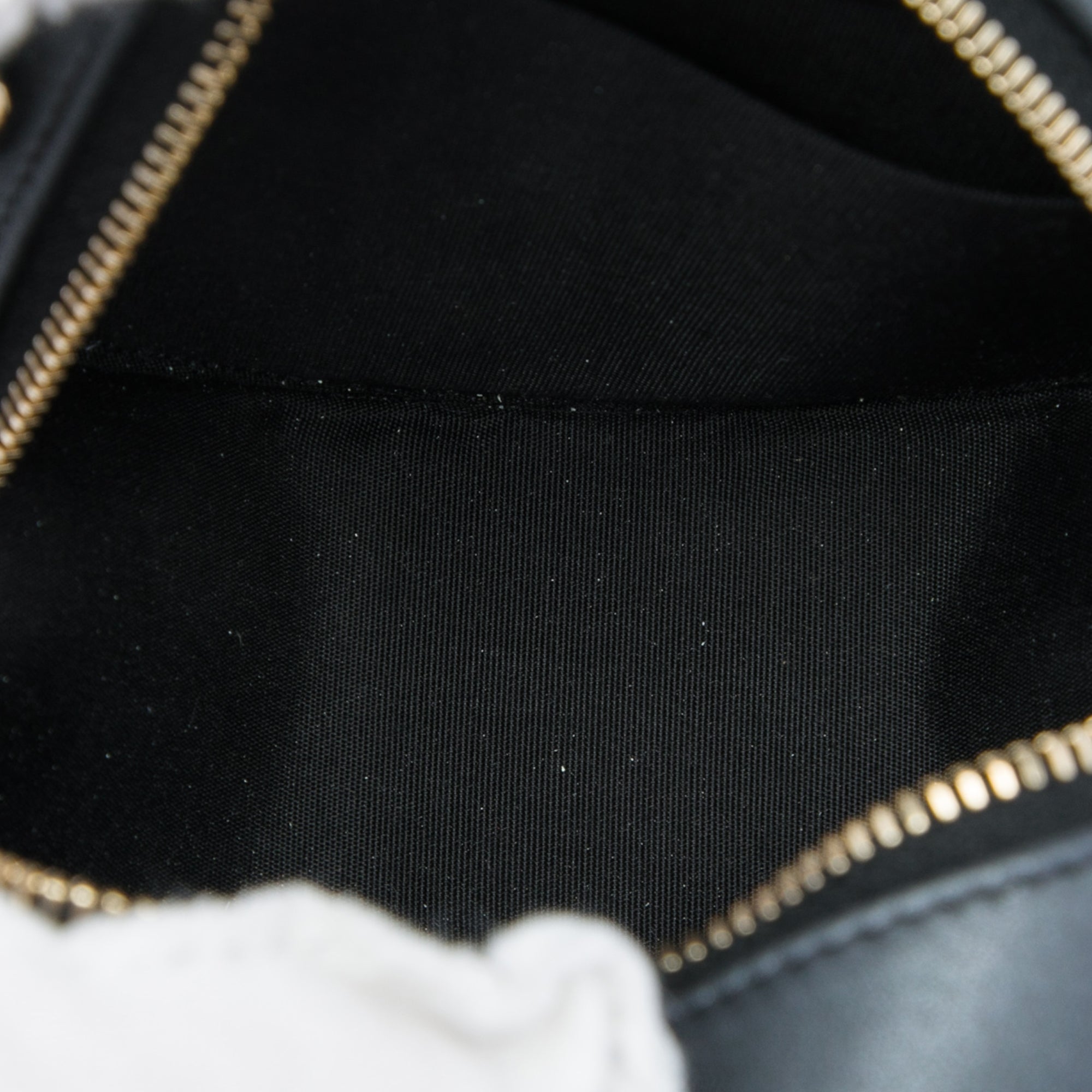 Chanel CC Quilted Iridescent Lambskin Pearl Round Clutch with Chain - image 4