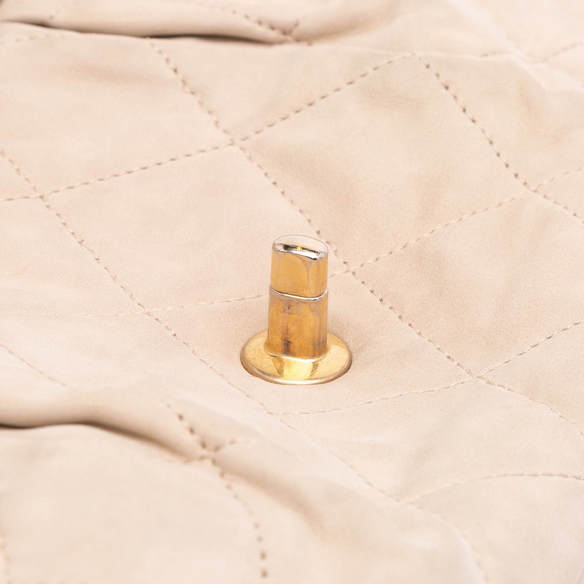 Chanel Large Iridescent Calfskin Chic Quilt Flap - image 8