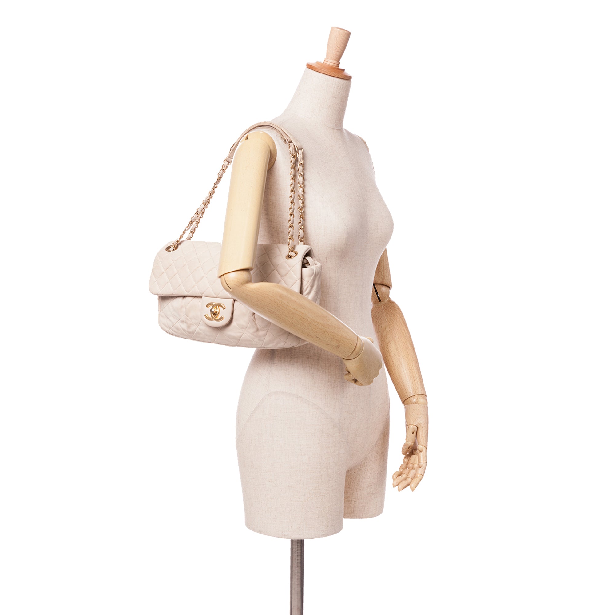 Chanel Large Iridescent Calfskin Chic Quilt Flap - image 9