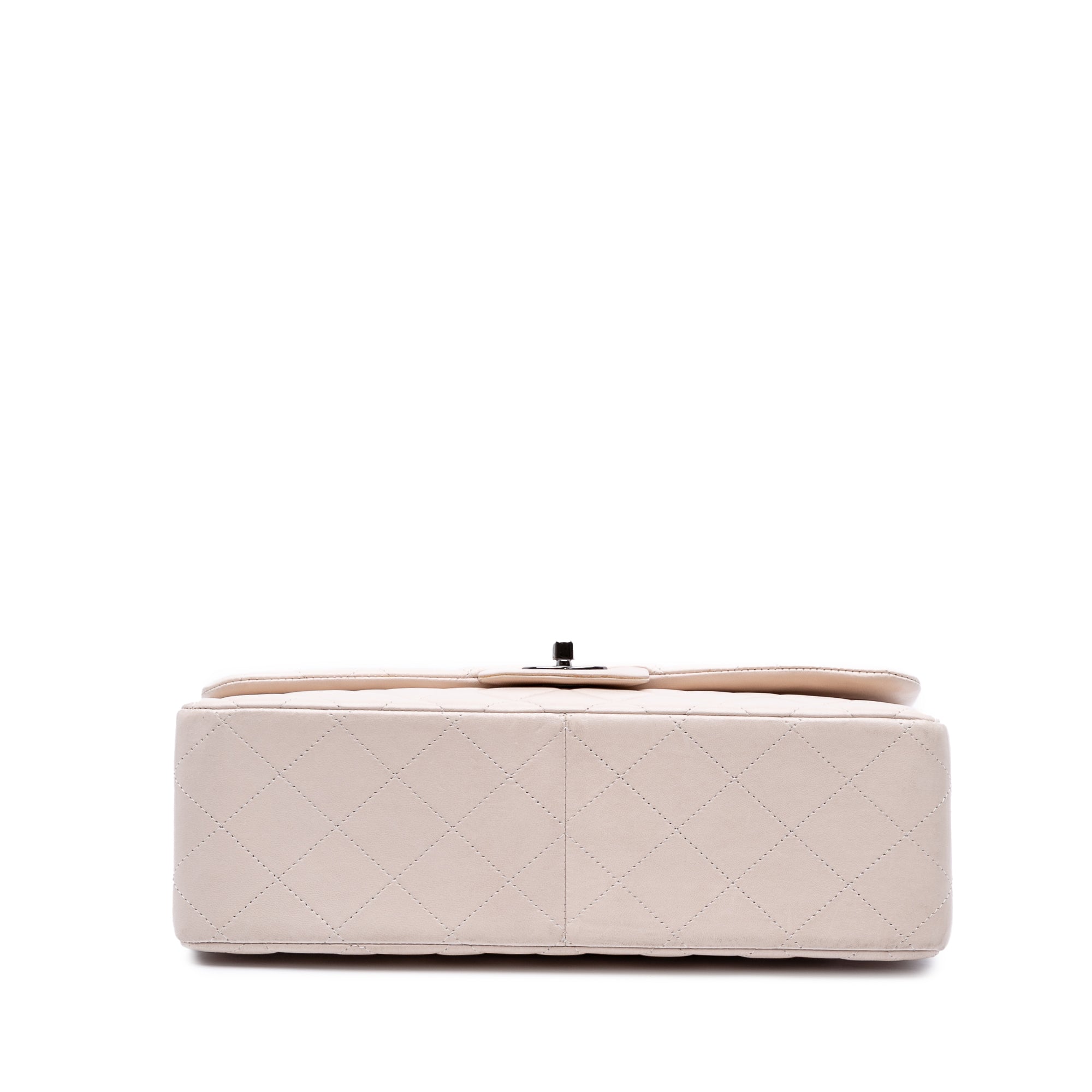 Chanel Jumbo Classic Lambskin Double Flap - image 3