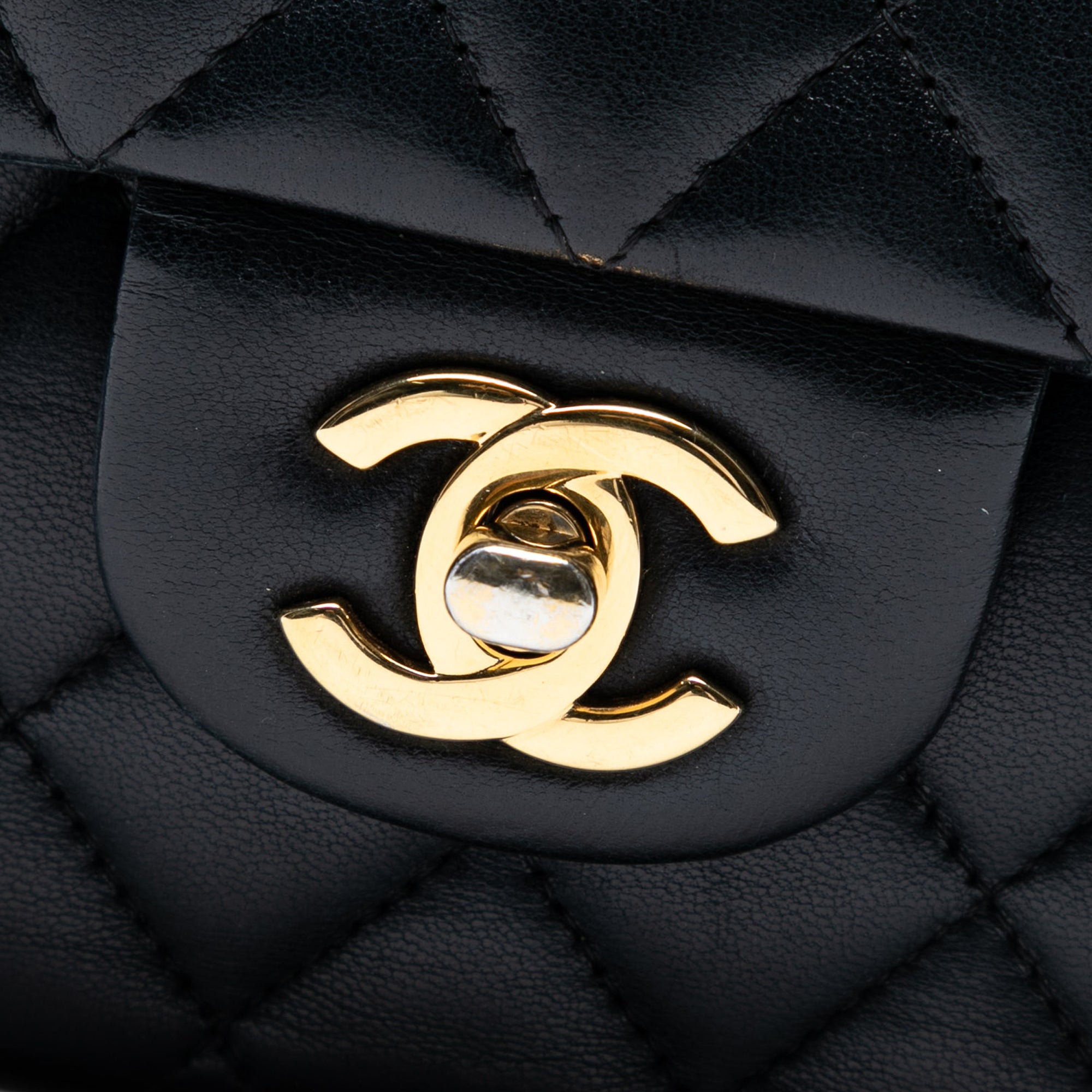 Chanel Medium Classic Lambskin Double Flap - image 6