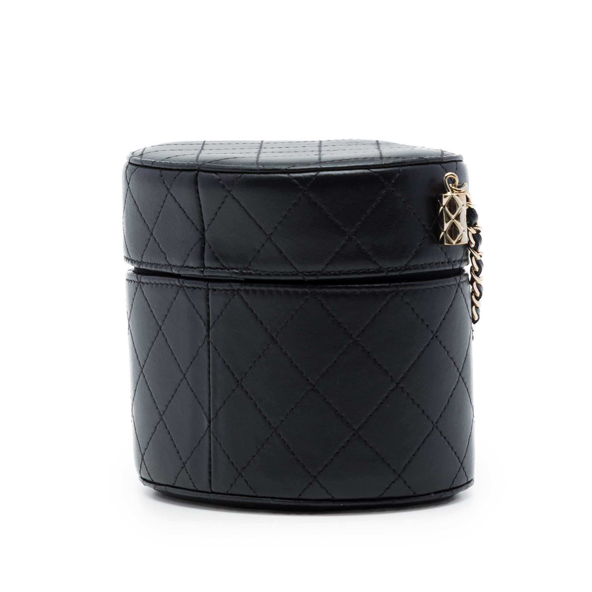 Chanel CC Quilted Lambskin Round Vanity Clutch With Chain - image 2