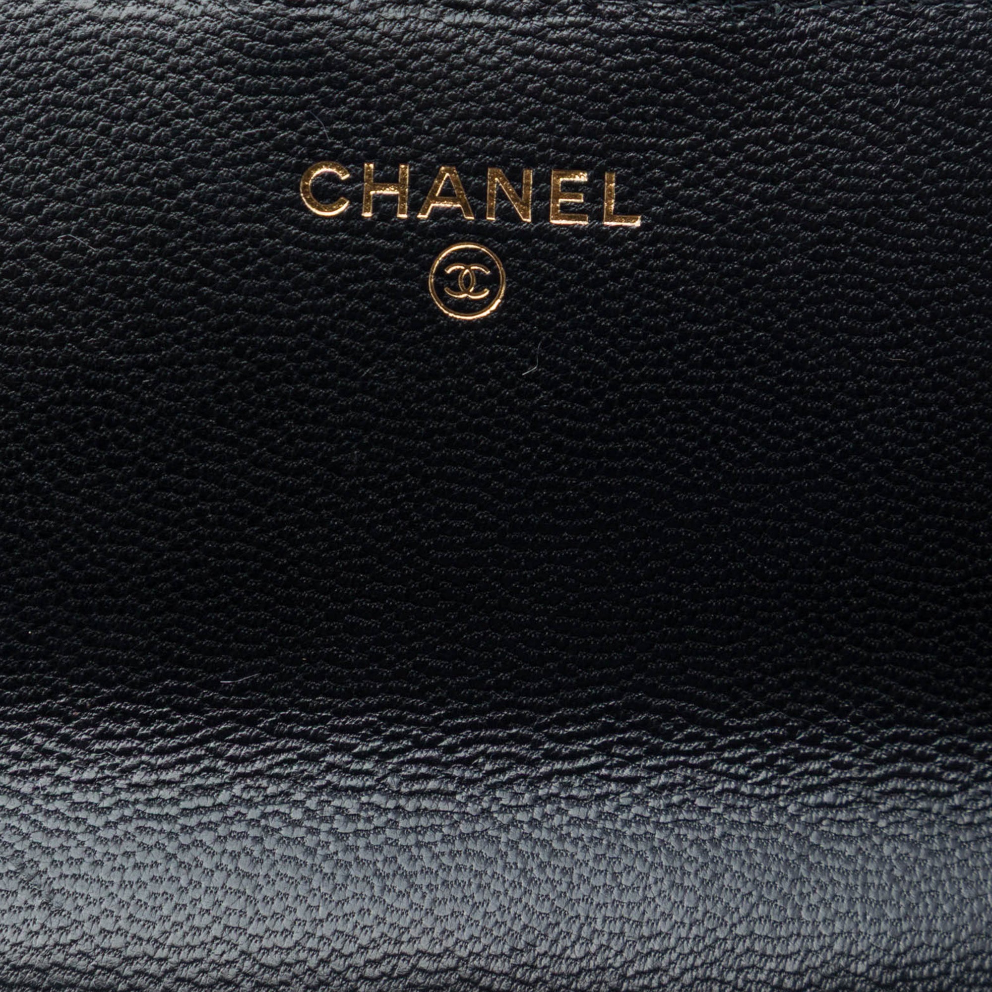 Chanel Quilted Goatskin Chic Pearls Clutch with Chain - image 5