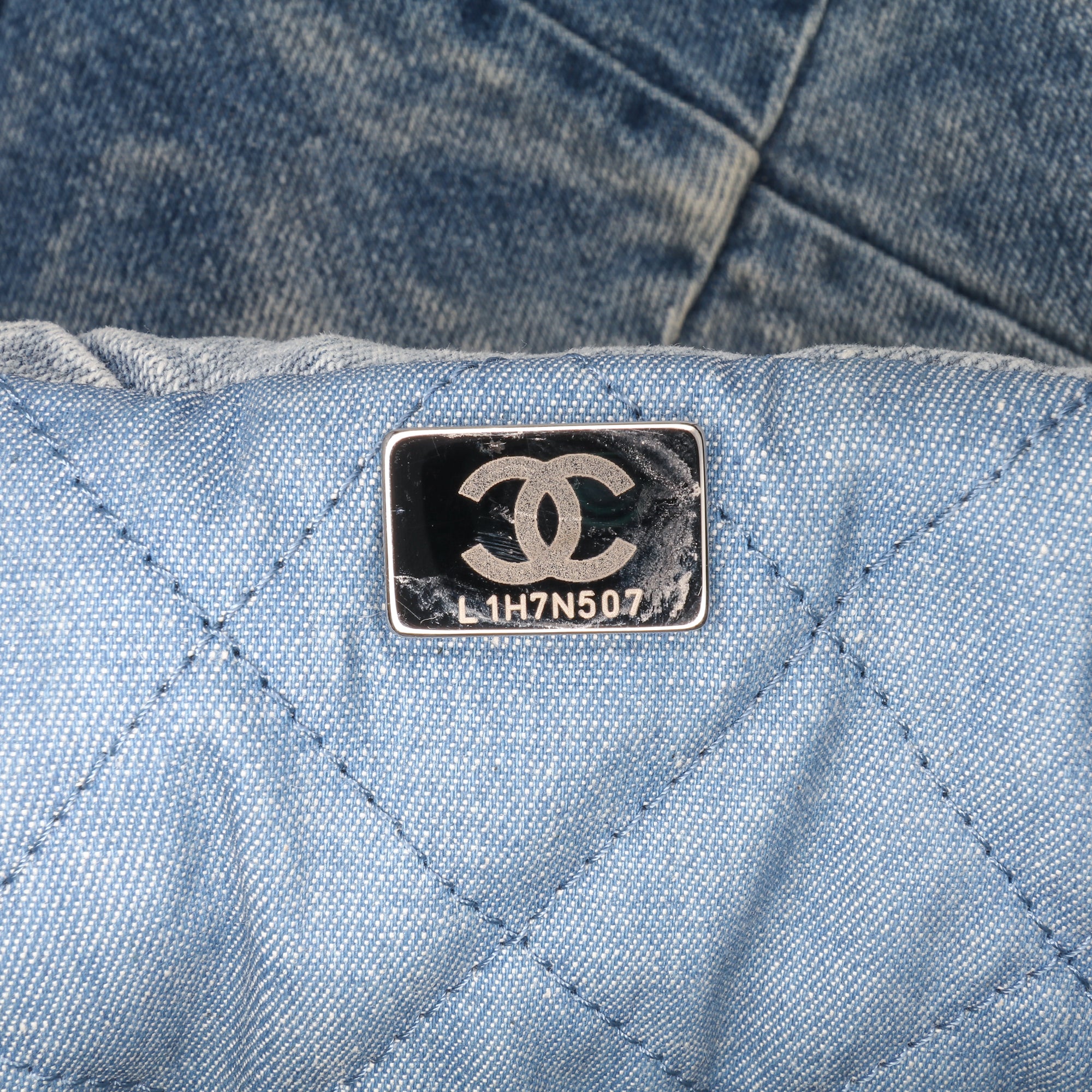 Chanel Small Quilted Denim 22 Handbag - image 6