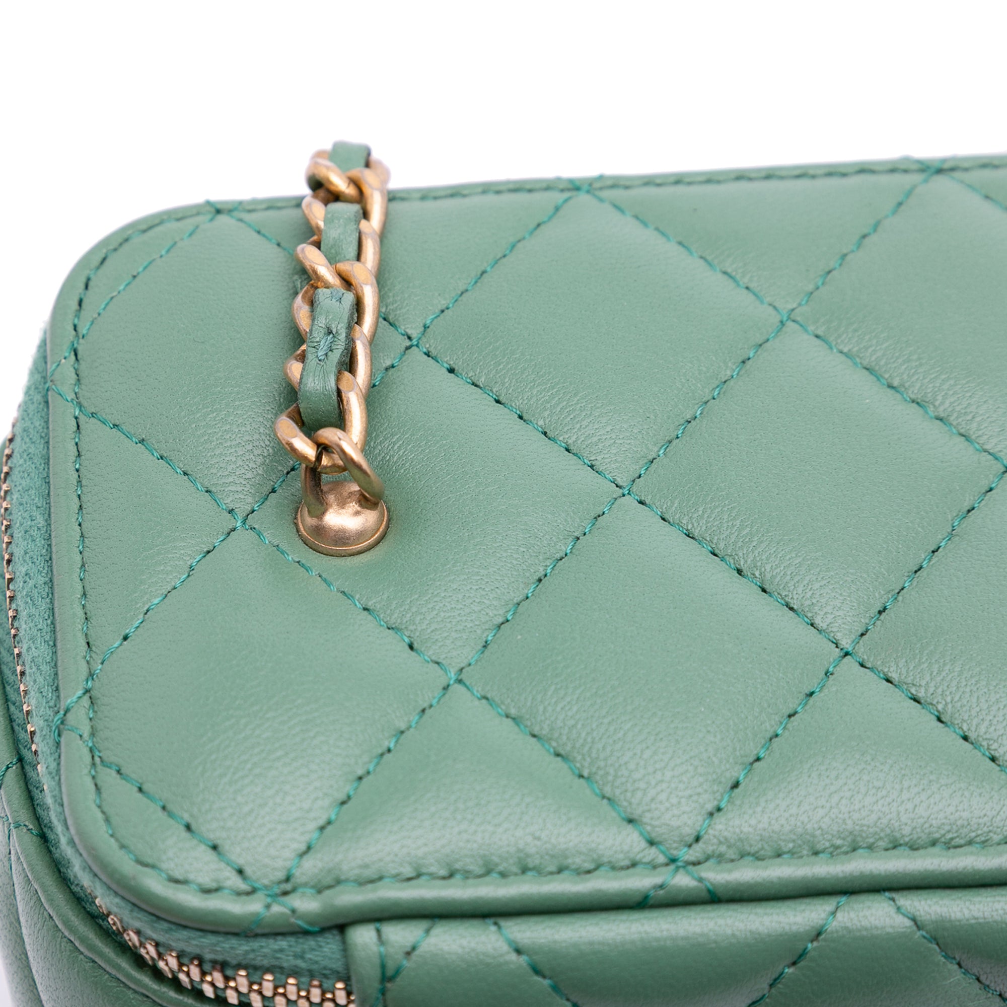 Chanel Small Quilted Lambskin Pearl Crush Vanity Case with Chain - image 10