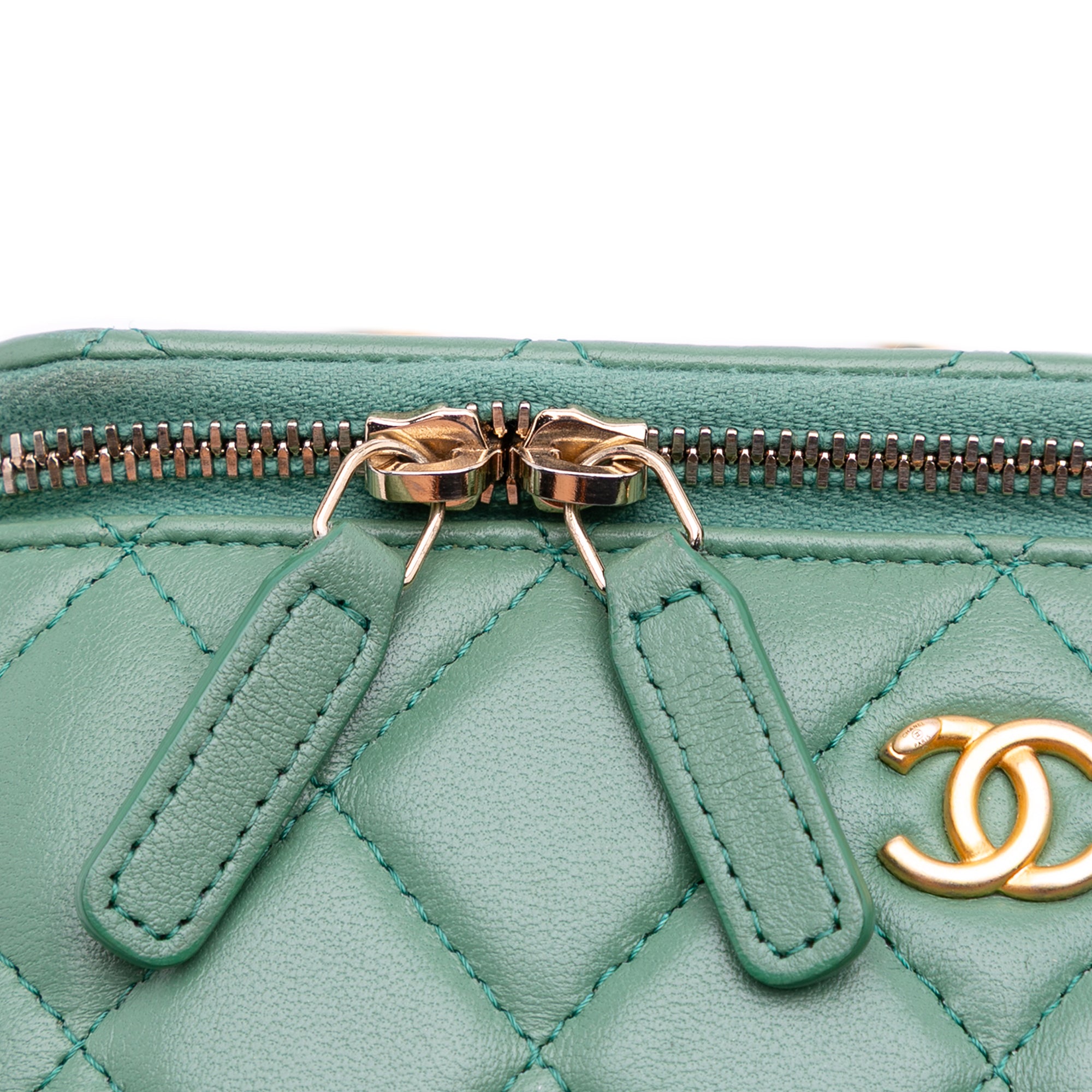 Chanel Small Quilted Lambskin Pearl Crush Vanity Case with Chain - image 7