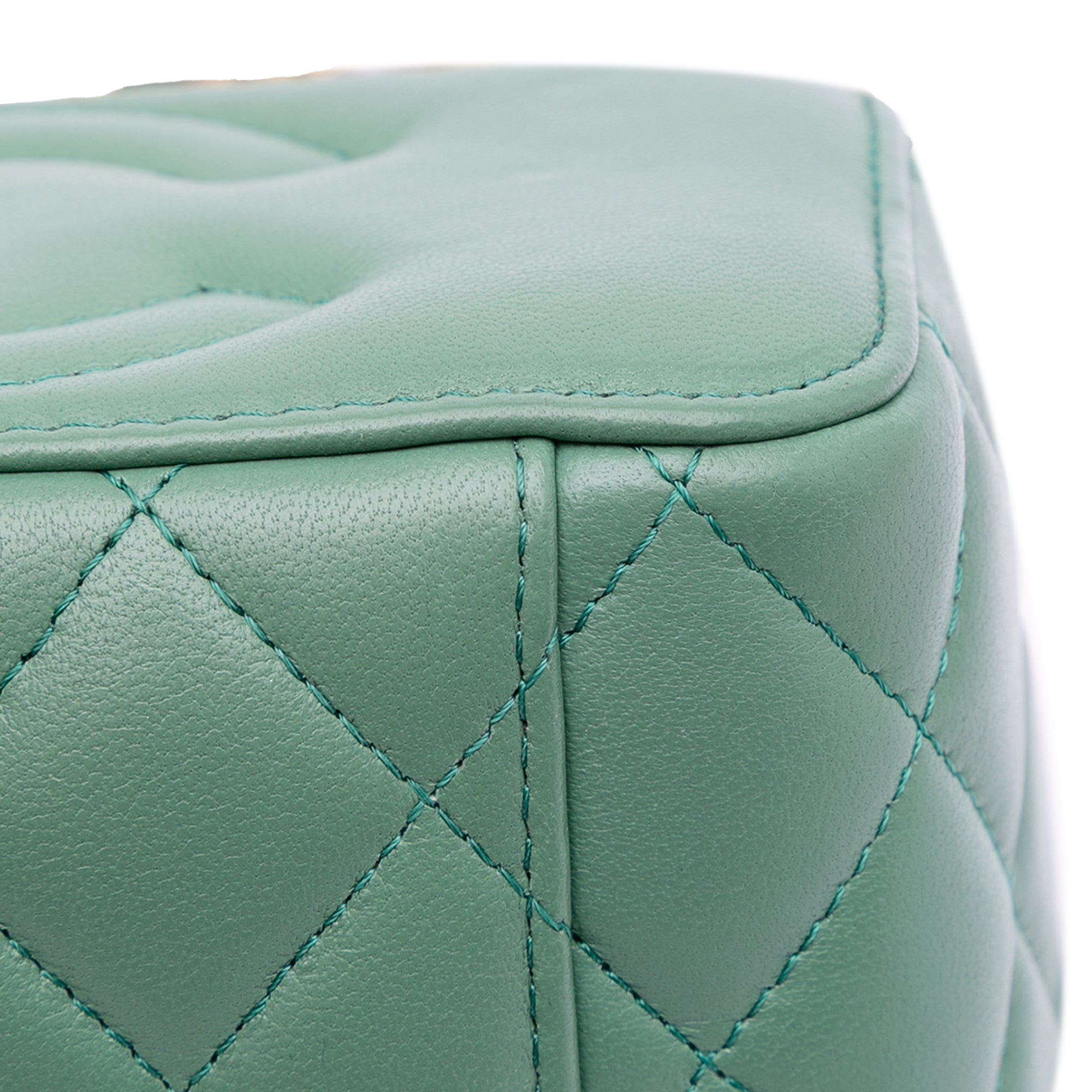 Chanel Small Quilted Lambskin Pearl Crush Vanity Case with Chain - image 8