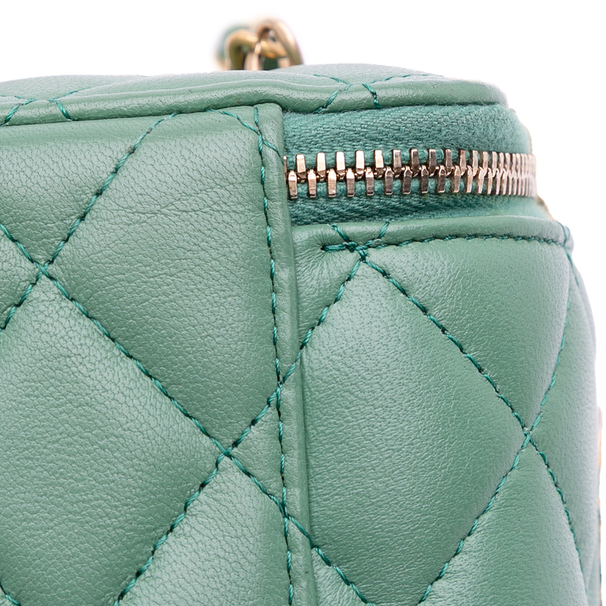 Chanel Small Quilted Lambskin Pearl Crush Vanity Case with Chain - image 9