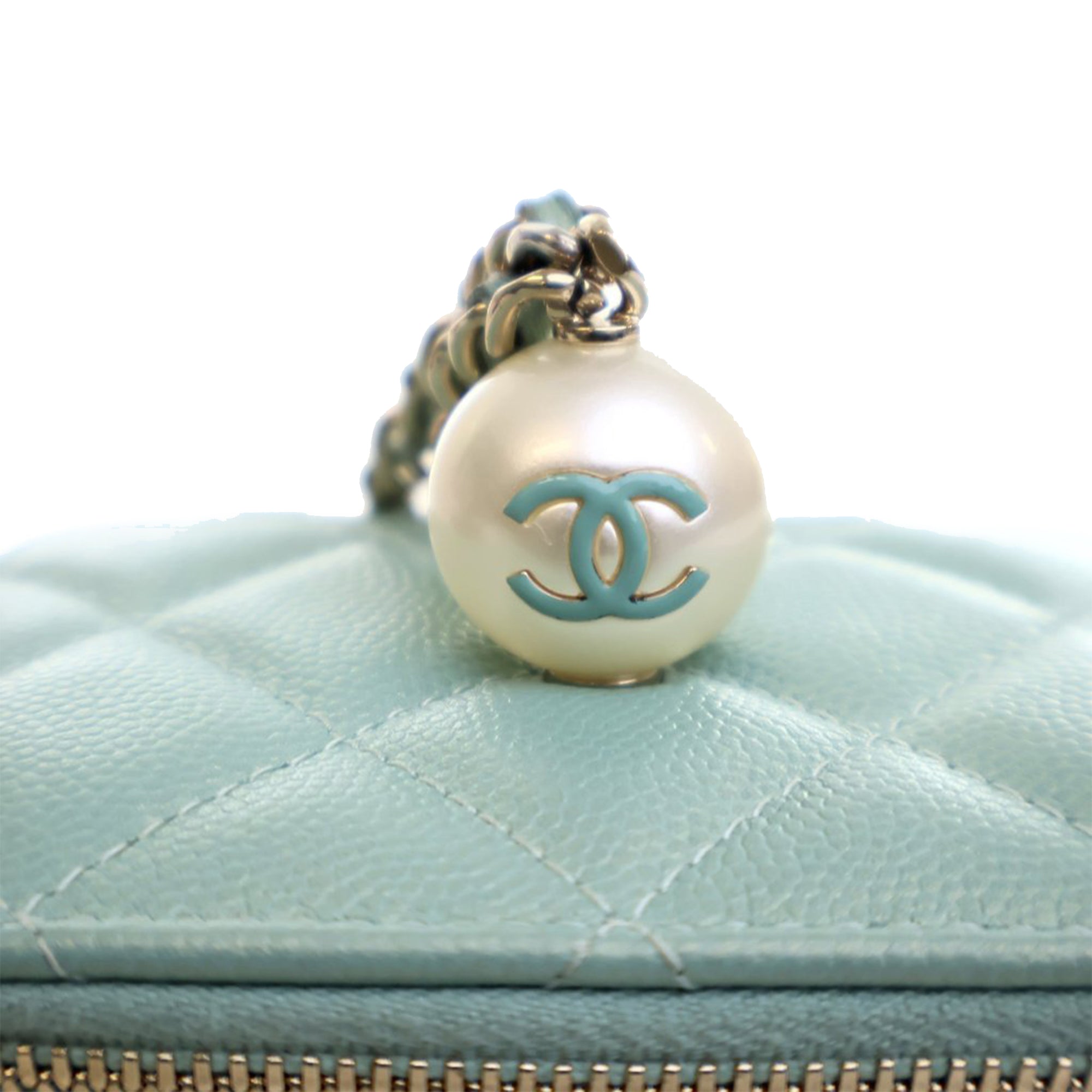 Chanel Mini Quilted Iridescent Caviar Pearl On Top Vanity Case With Chain - image 13